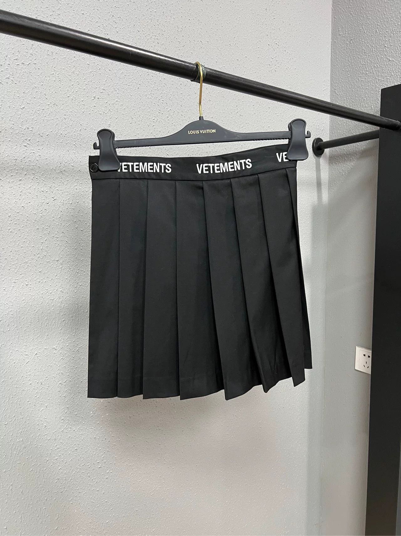 Vetements Vetements Denim Jeans 30 Men Size US 30 / EU 46 - 1 Thumbnail