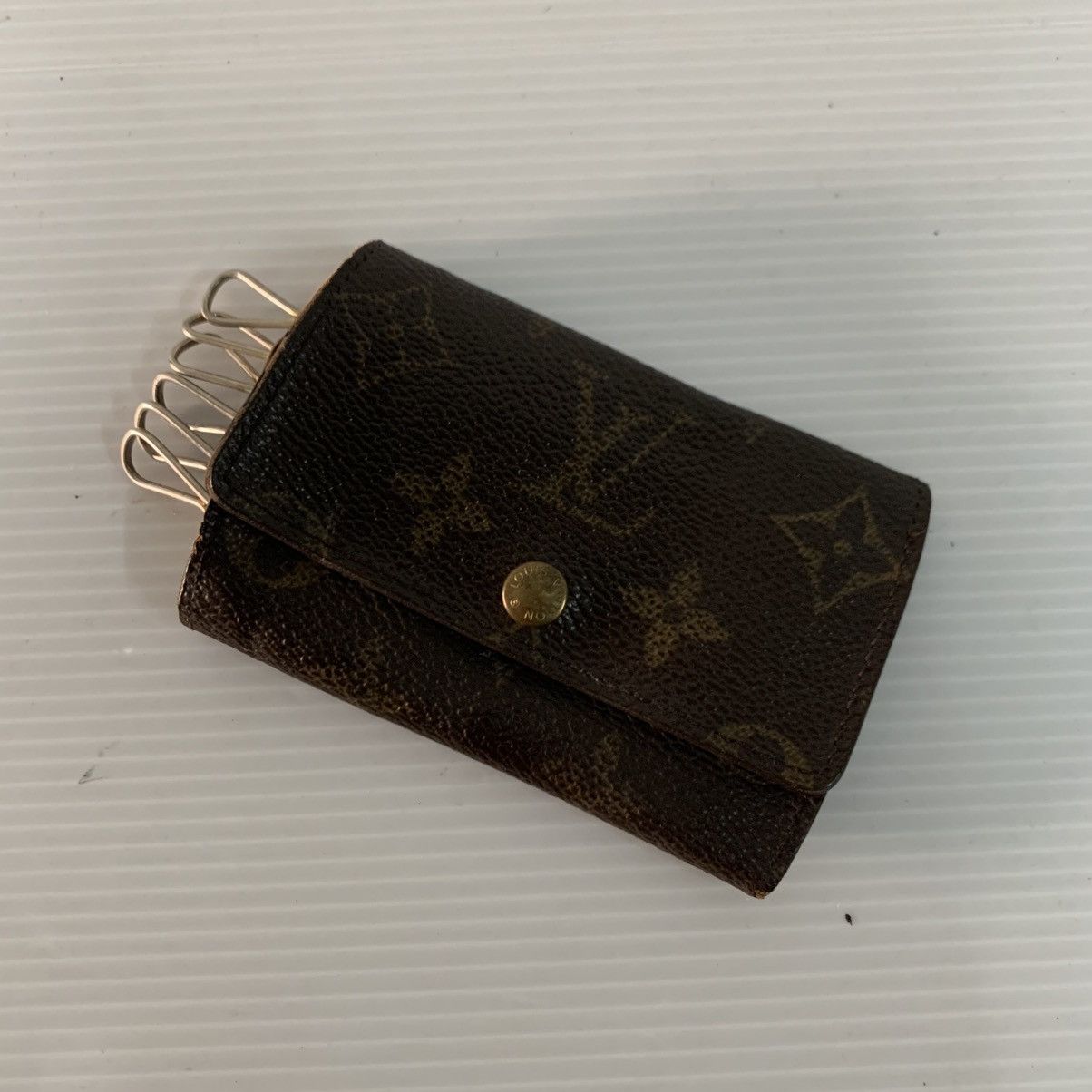 Louis Vuitton Authentic Louis Vuitton Key Holder Size ONE SIZE - 5 Thumbnail