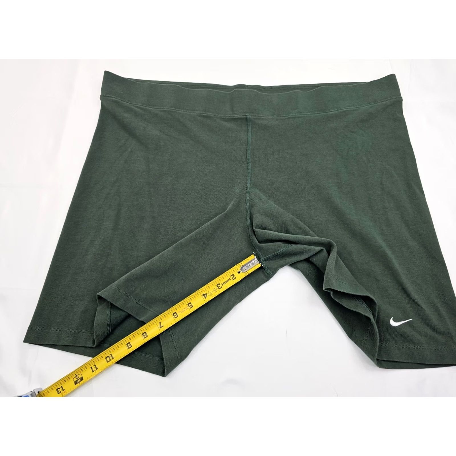 Nike VINTAGE Nike Essentials Sportswear Mid Rise Bike Shorts Women 3X Olive Green Size 40" / US 18 - 3 Thumbnail