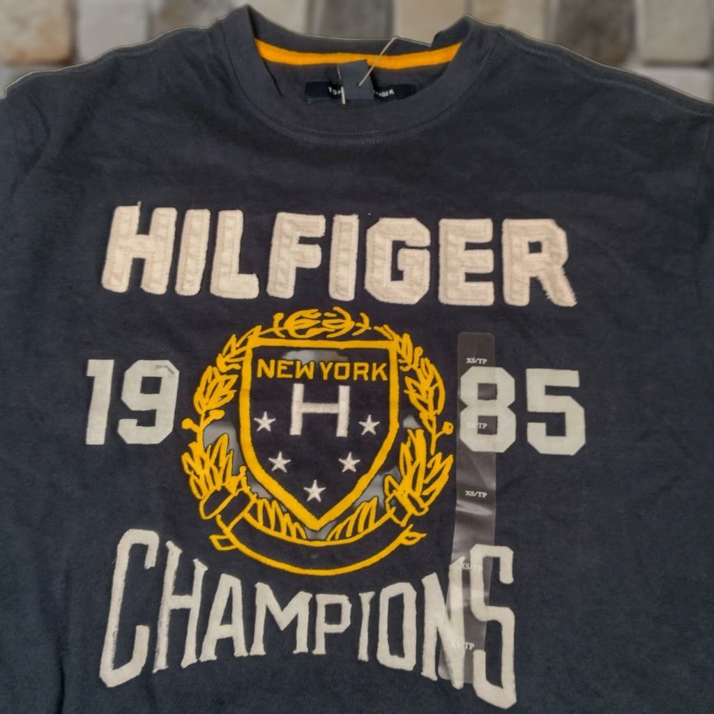 Tommy Hilfiger VINTAGE Tommy Hilfiger Graphic T-Shirt Men XS Navy Blue Short Sleeve 2011 Size US XS / EU 42 / 0 - 1 Thumbnail