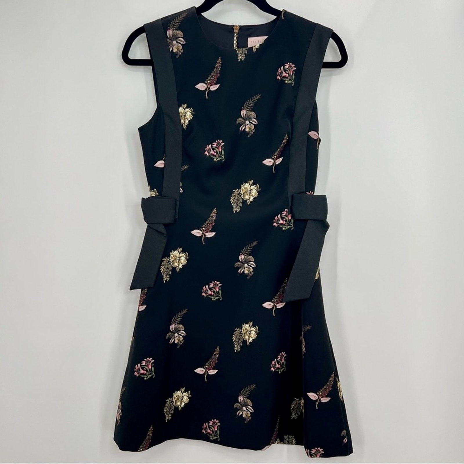 Ted Baker Ted Baker Lalima Pirouette Bow Mini Dress Sleeveless Floral Size S / US 4 / IT 40 - 4 Thumbnail