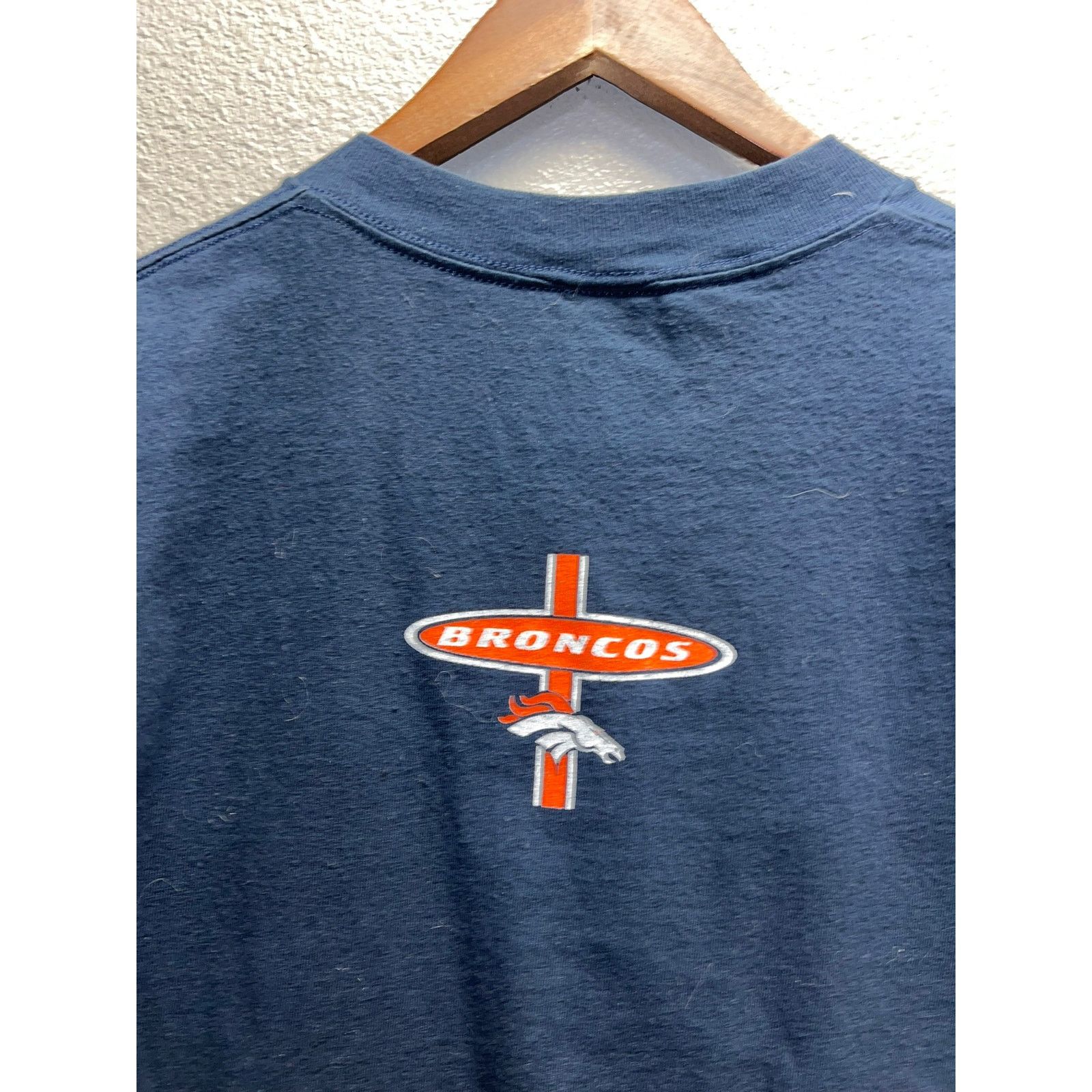 Vintage Vintage Womens Denver Broncos Shirt Logo 7 Cut Neck NFL VTG Size M / US 6-8 / IT 42-44 - 7 Thumbnail