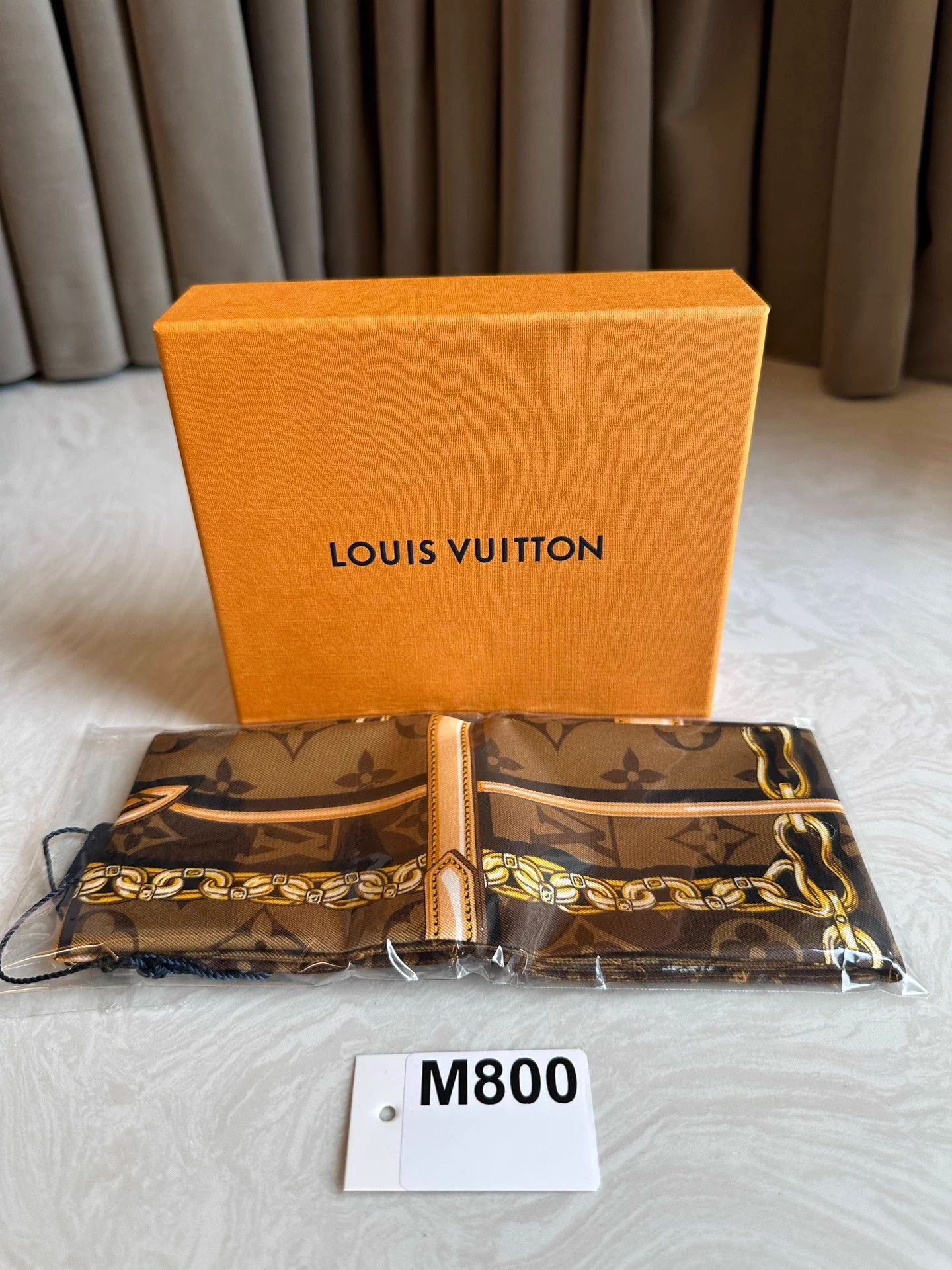 Louis Vuitton LV Monogram silk hair scarf NWT boxed Size ONE SIZE - 6 Thumbnail
