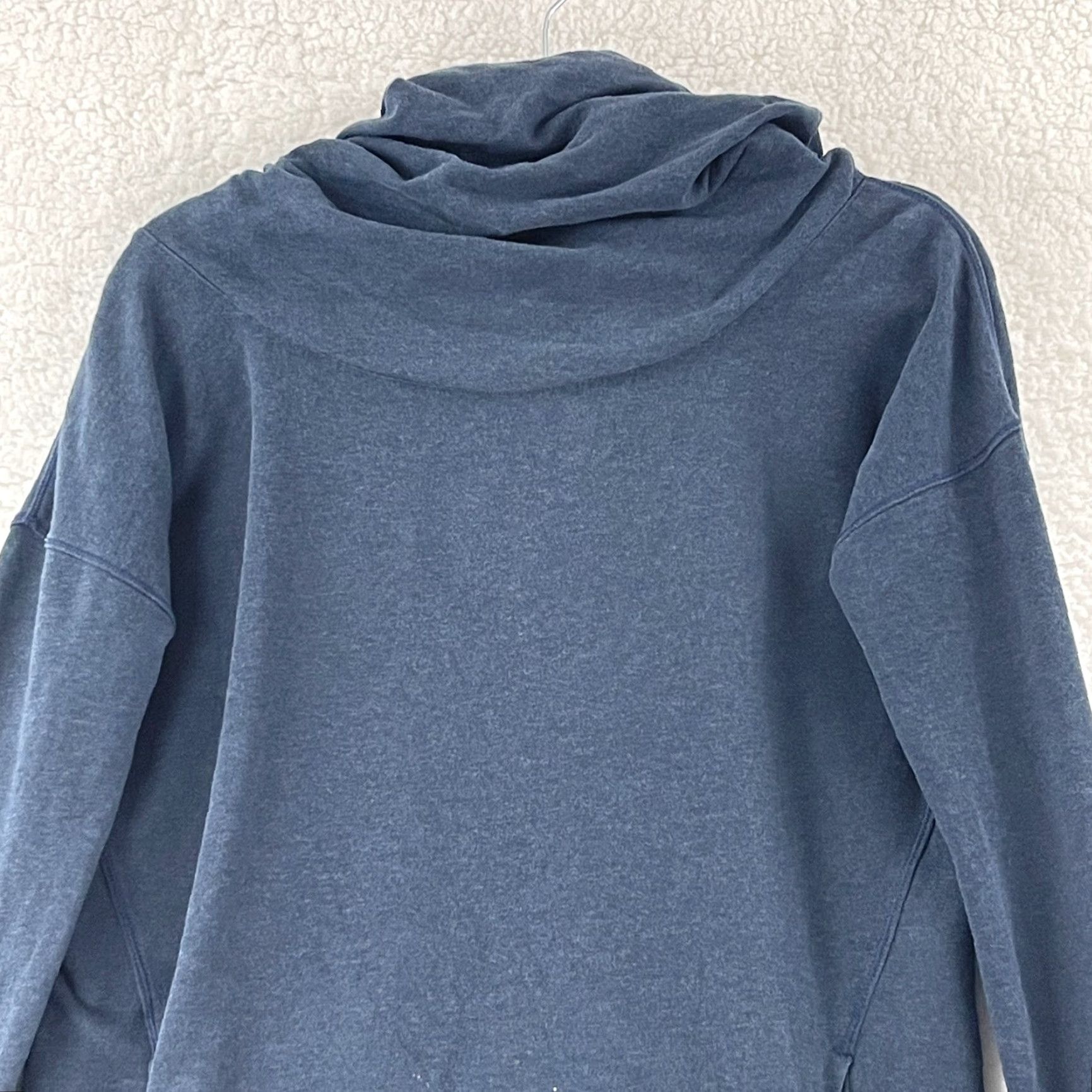 Lululemon Lululemon Stress Less Long Sleeve Hoodie Womens Size 4 Blue Pullover Knit Hoodie Pullover Sweatshirt with Pockets Size S / US 4 / IT 40 - 3 Thumbnail