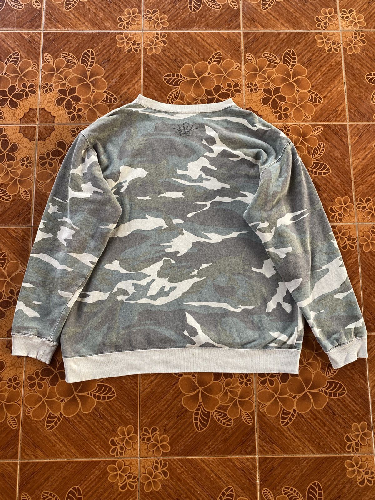 Avirex Vintage Avirex Distressed Camouflage Sweatshirt Size US XL / EU 56 / 4 - 11 Thumbnail