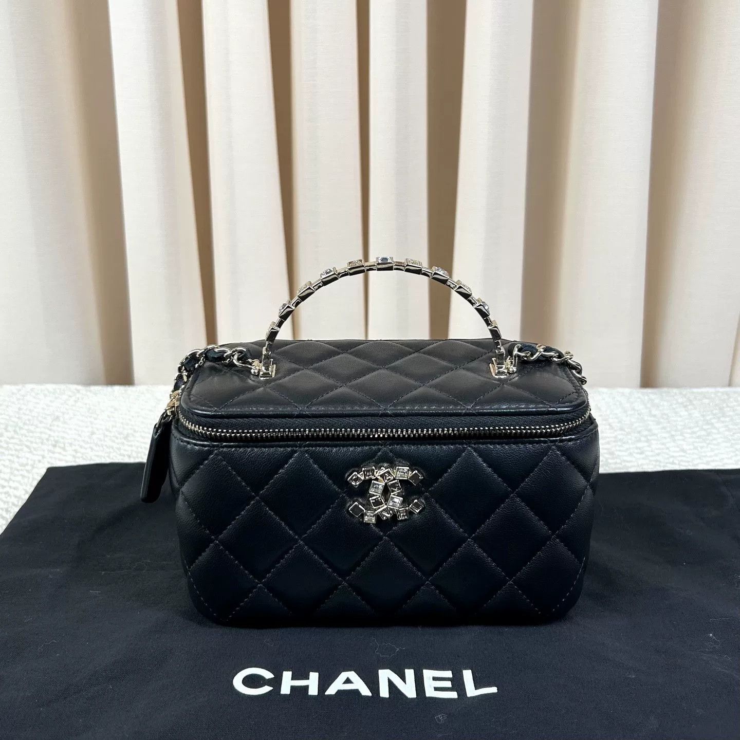 Chanel Pre-loved Bag Very good condition Size ONE SIZE - 1 Thumbnail