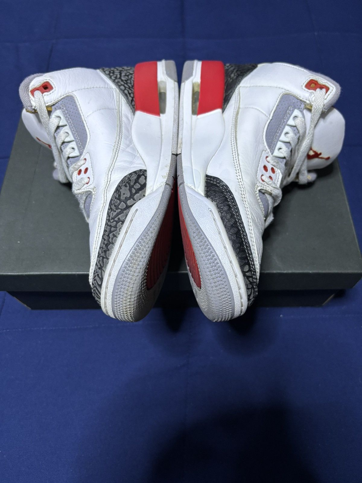 Jordan Brand Jordan 3 Retro Fire Red 2022 Size 8 Size US 8 / EU 41 - 3 Thumbnail