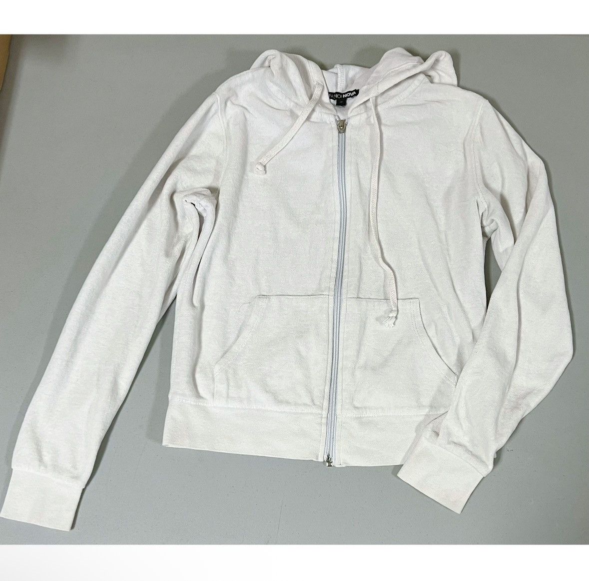 Fashion Nova White Velour Zipper Sweater Sweatshirt Hoodie Outerwear XS 🤍 Size XS / US 0-2 / IT 36-38 - 2 Thumbnail