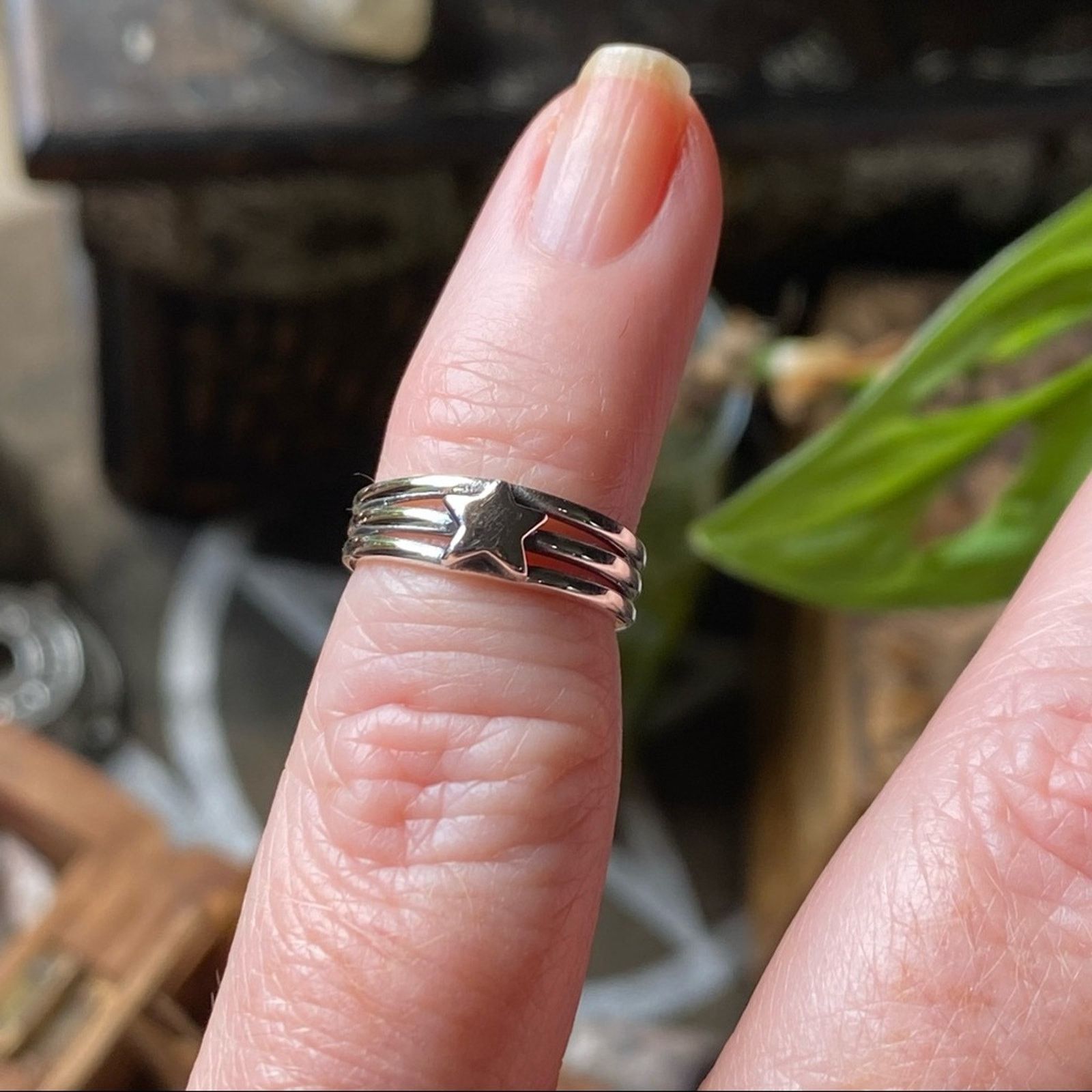 The Unbranded Brand Sterling Silver Triple Band Star Toe Ring Size ONE SIZE - 4 Thumbnail