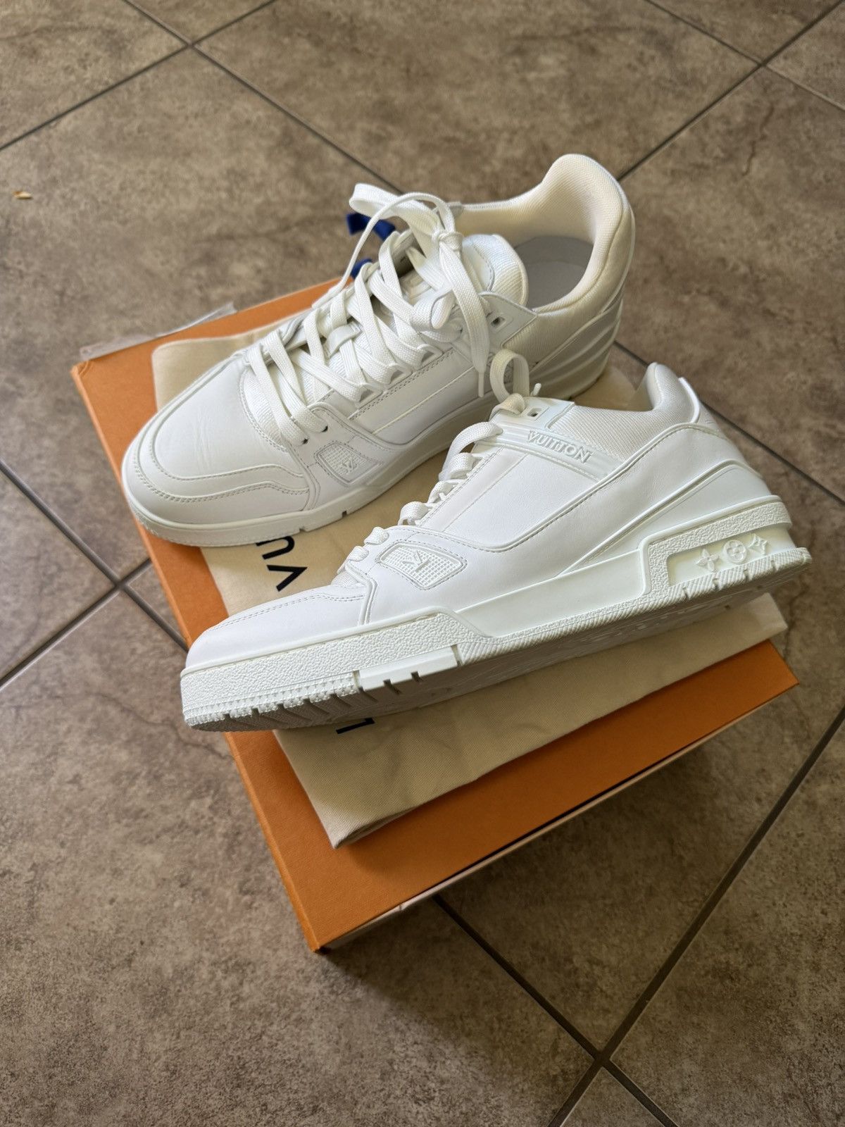 Louis Vuitton LV TRAINERS ALL WHITE Size US 10 / EU 43 - 7 Thumbnail