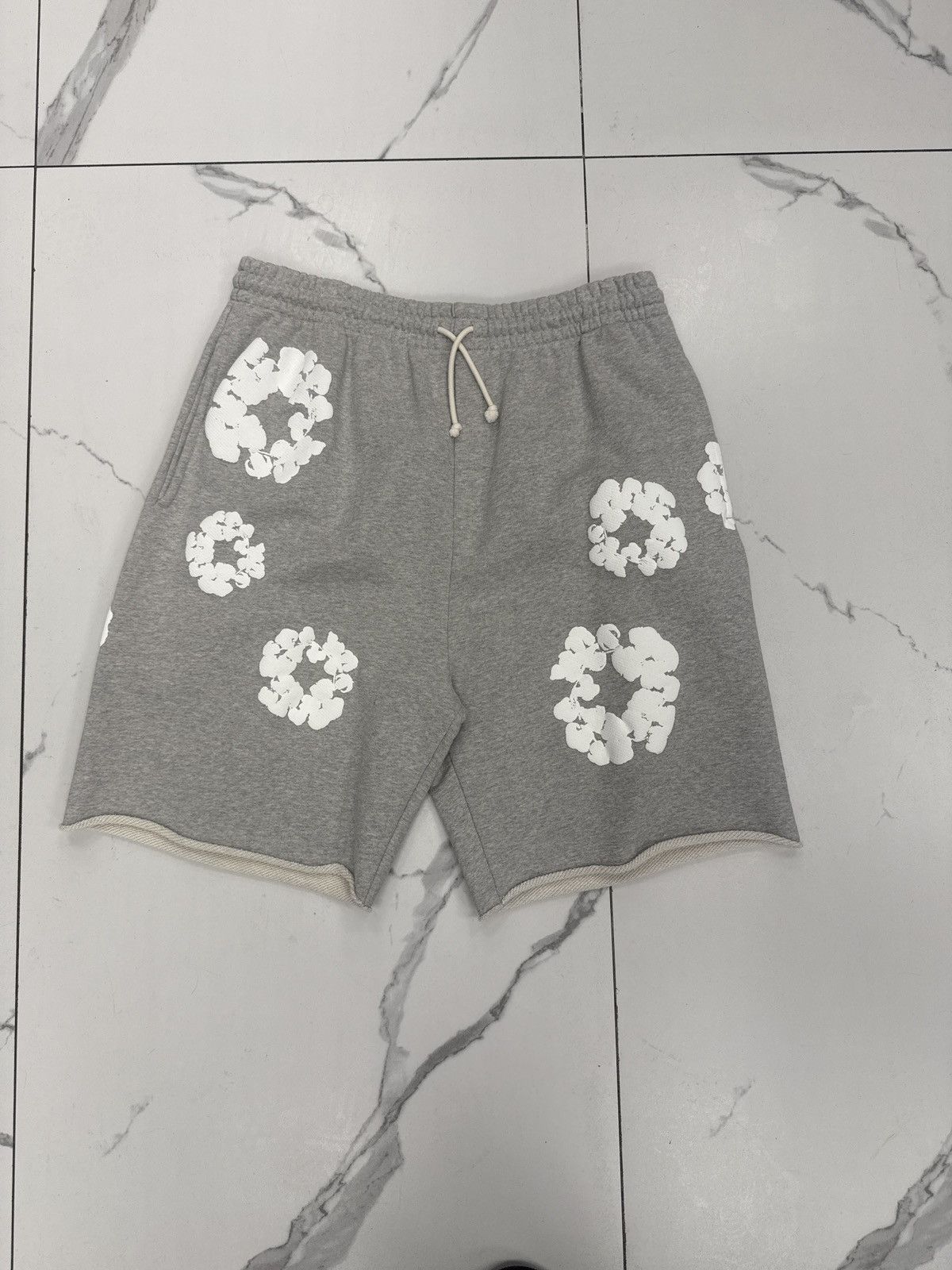 DENIM TEARS Denim Tear The Cotton Wreath Shorts “Grey” Size US 40 / EU 56 - 2 Thumbnail