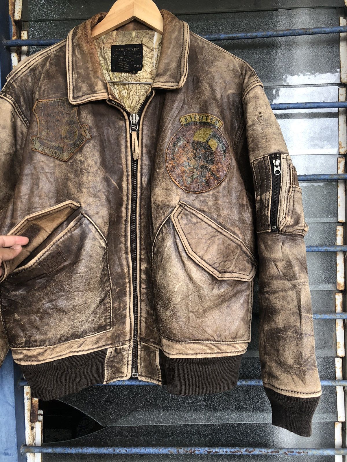 Vintage Vintage Us Air Force Distressed Flying Leather Jacket Size US M / EU 48-50 / 2 - 8 Thumbnail