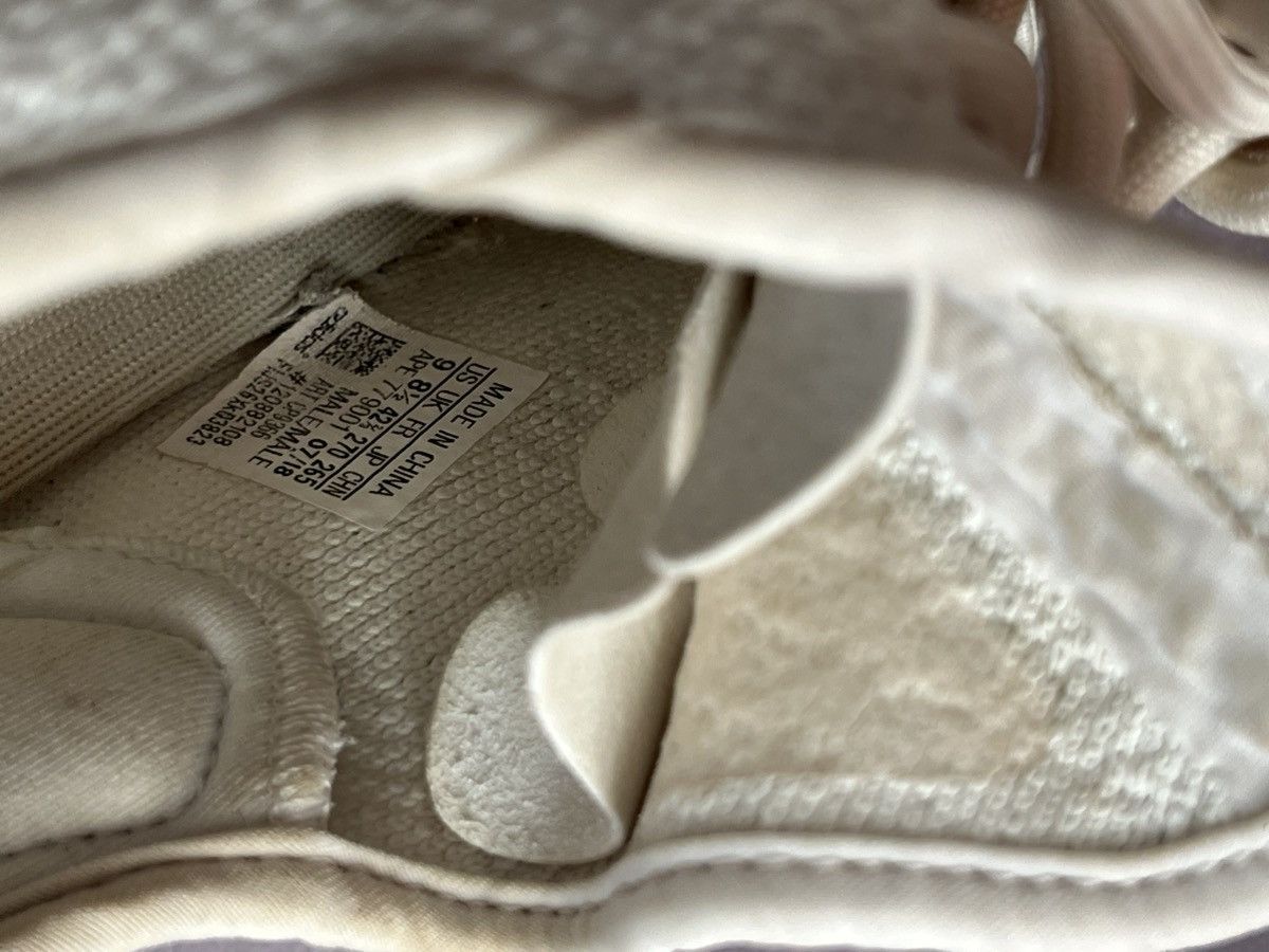 Adidas Adidas Yeezy 350 V2 Cream Size US 9 / IT 39 - 14 Thumbnail