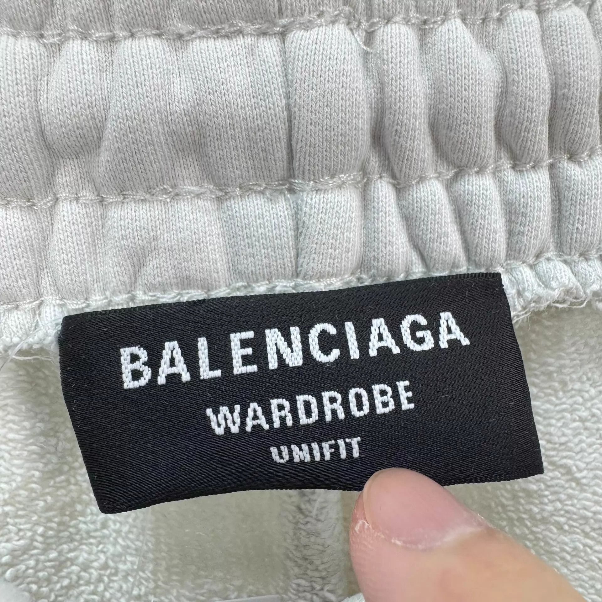 Balenciaga Balenciaga Embroidered Coke Shorts S 98New KL11266 Size US 29 - 6 Thumbnail