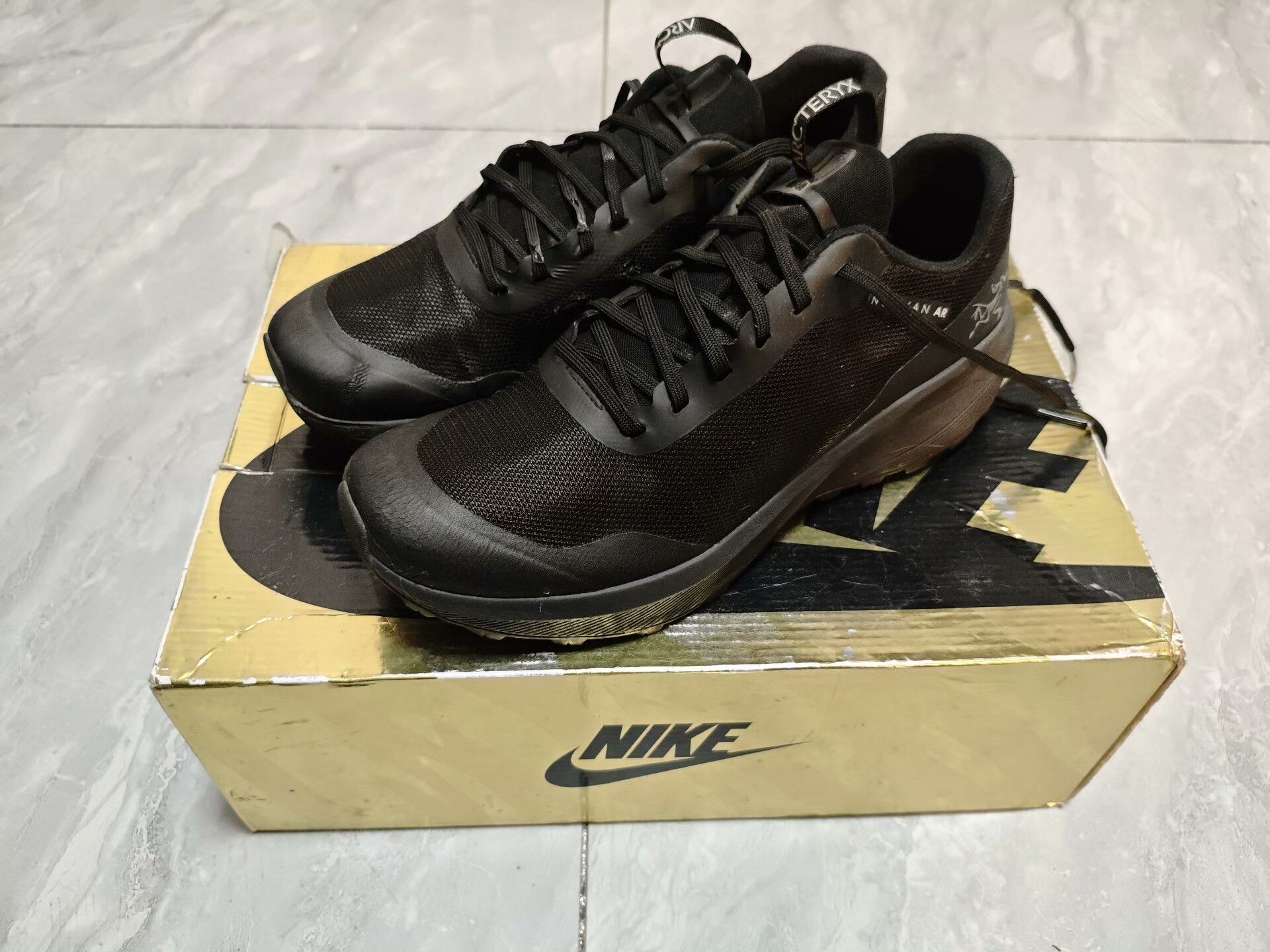 Arc'teryx Arc'teryx Black Lowtop Sneakers 10 Men Size US 10 / EU 43 - 1 Thumbnail