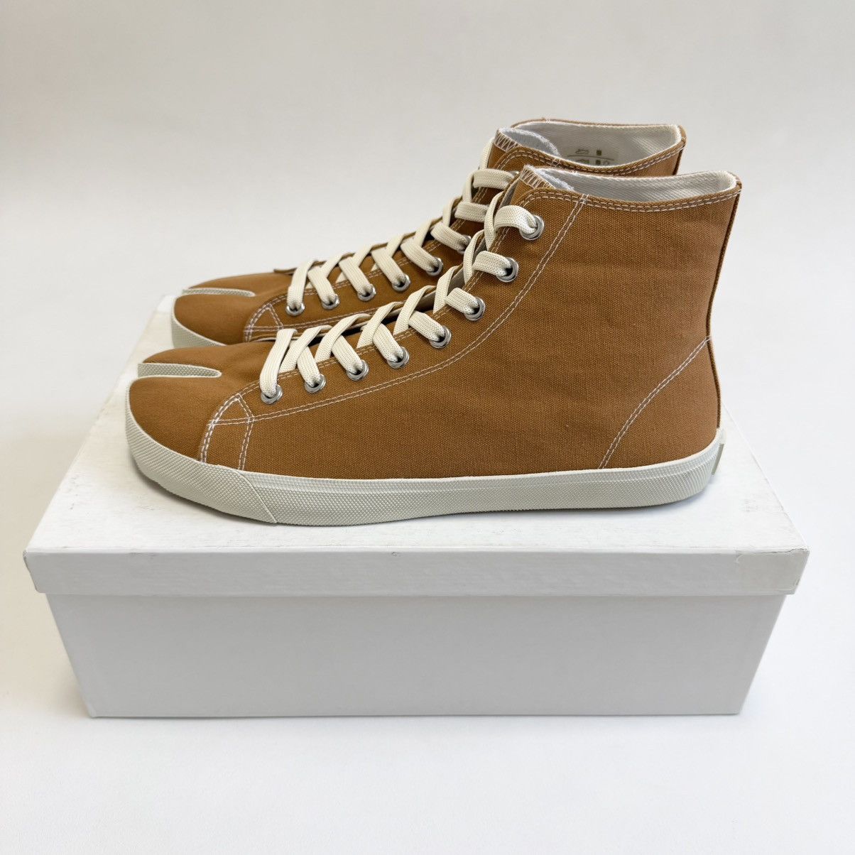 Maison Margiela Orange Canvas High Top Tabi Sneakers Size US 11 / EU 44 - 17 Thumbnail