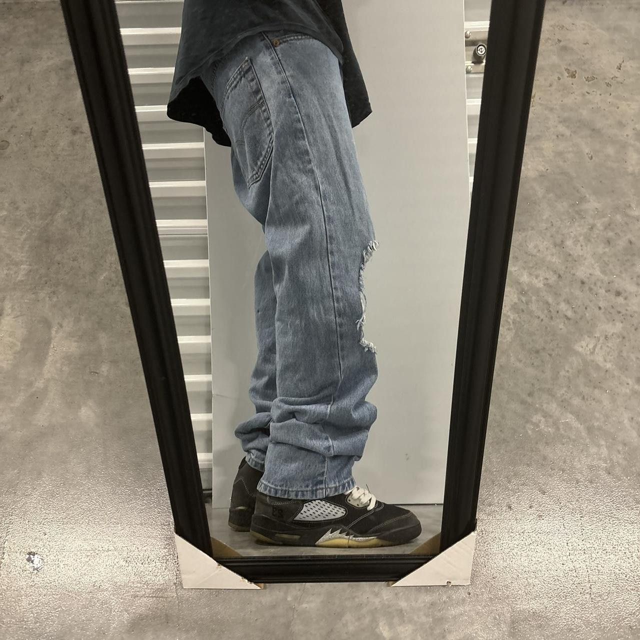 Levi's × Vintage Vintage Y2K/2000s Grunge Levi’s Distressed Light Wash Denim Jeans! Size US 33 - 2 Thumbnail
