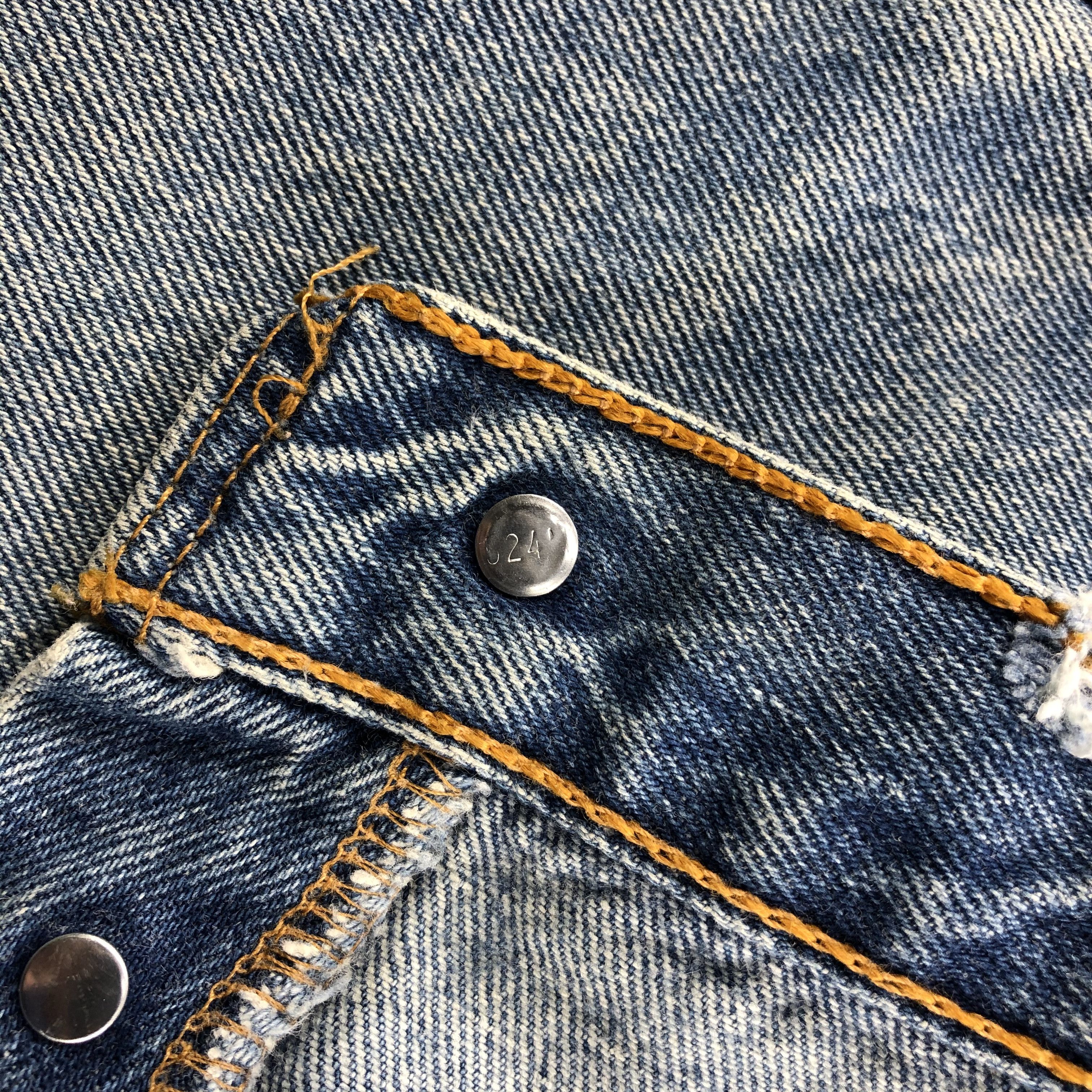 Levi's Vintage 90s Light Wash Levis 501 Denim Jeans-JM834 Size US 32 / EU 48 - 9 Thumbnail