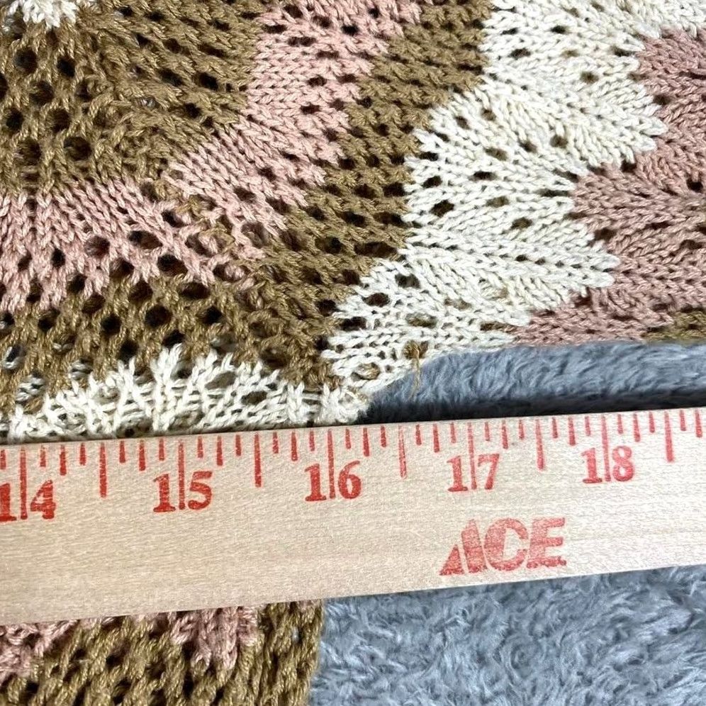 Forever 21 FOREVER 21 Crochet Sweater Womens M Brown Pink Chevron Knit Long Sleeve Size M / US 6-8 / IT 42-44 - 4 Thumbnail