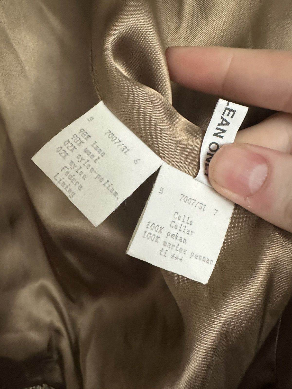Fendi Archive Fendi Fall 1996 Fur Collar Tweed Coat Karl Lagerfeld Size M / US 6-8 / IT 42-44 - 4 Thumbnail