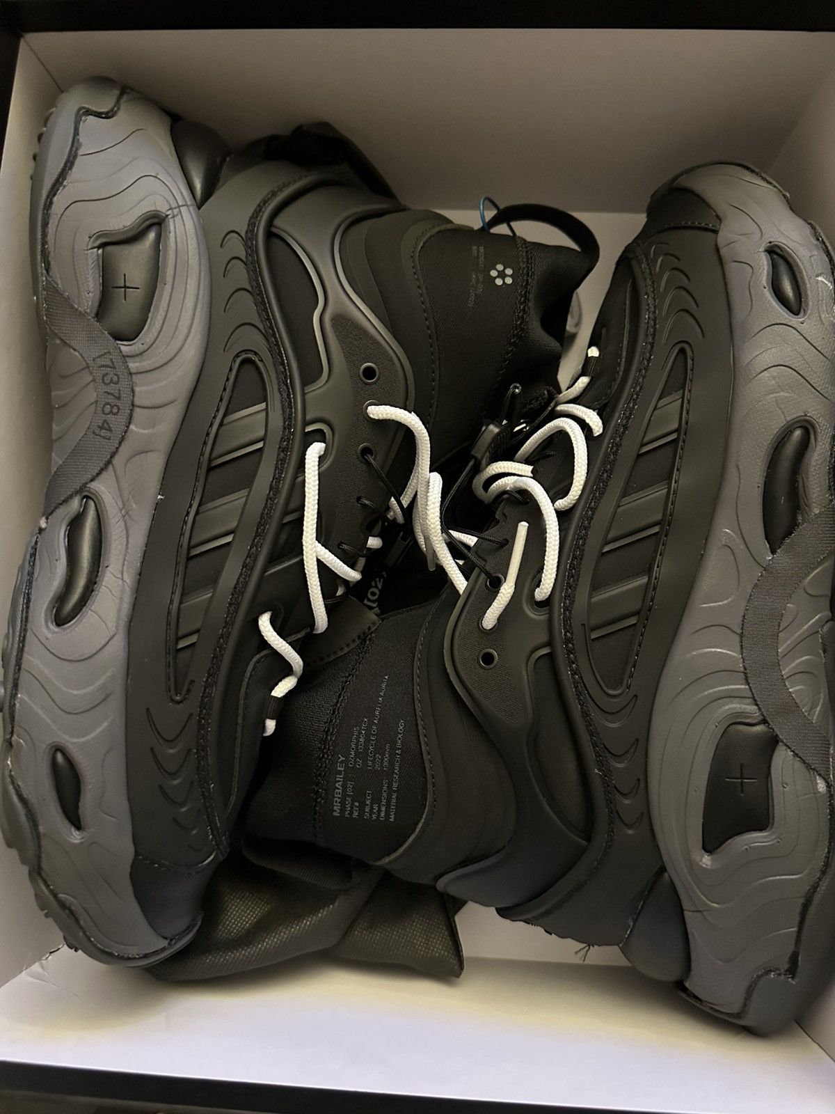 Adidas Adidas Ozmorphis MrBailey Size US 9.5 / EU 42-43 - 11 Thumbnail