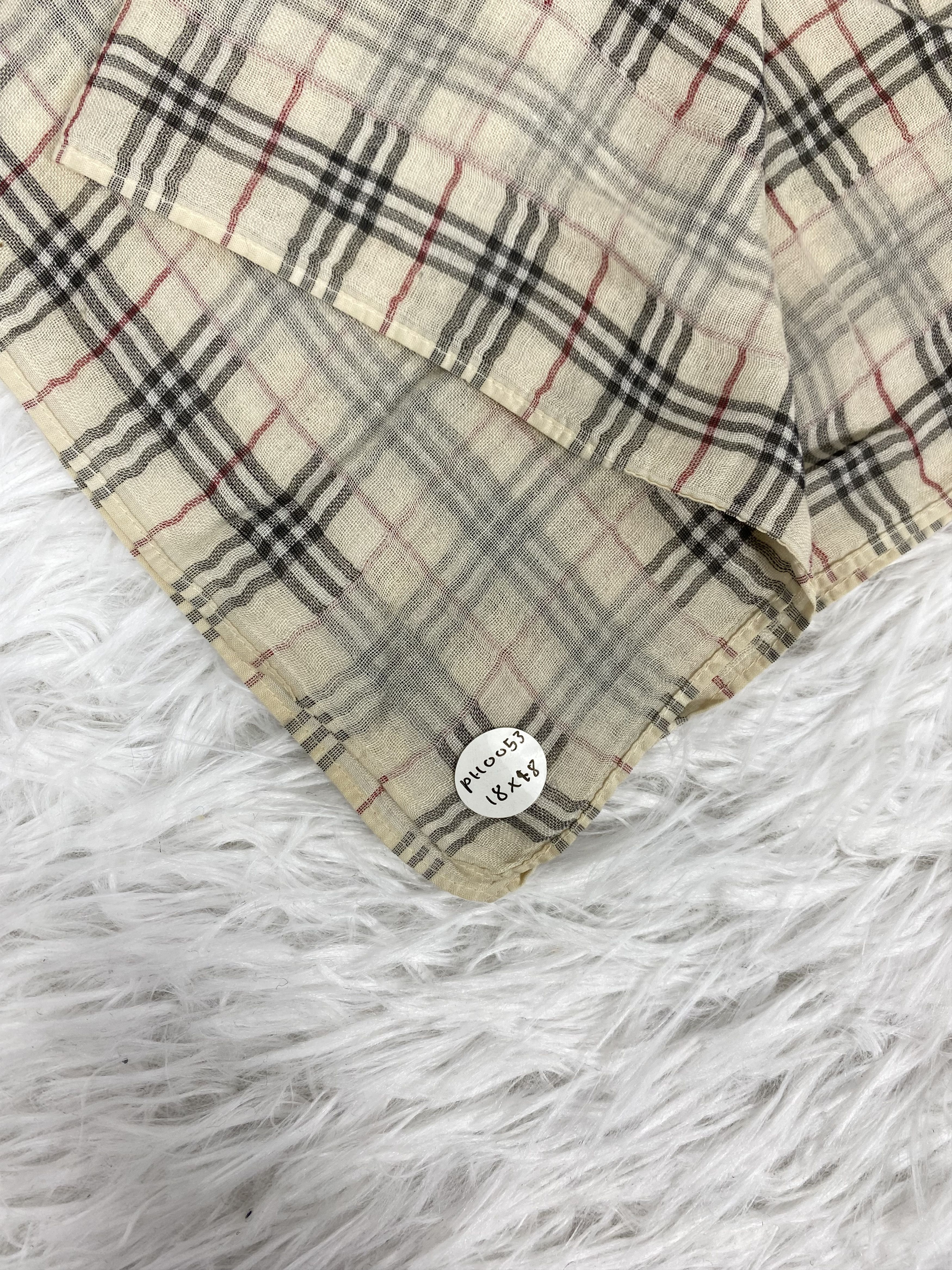 Burberry × Vintage Vintage Burberry Handkerchief PH0053 Size ONE SIZE - 3 Thumbnail
