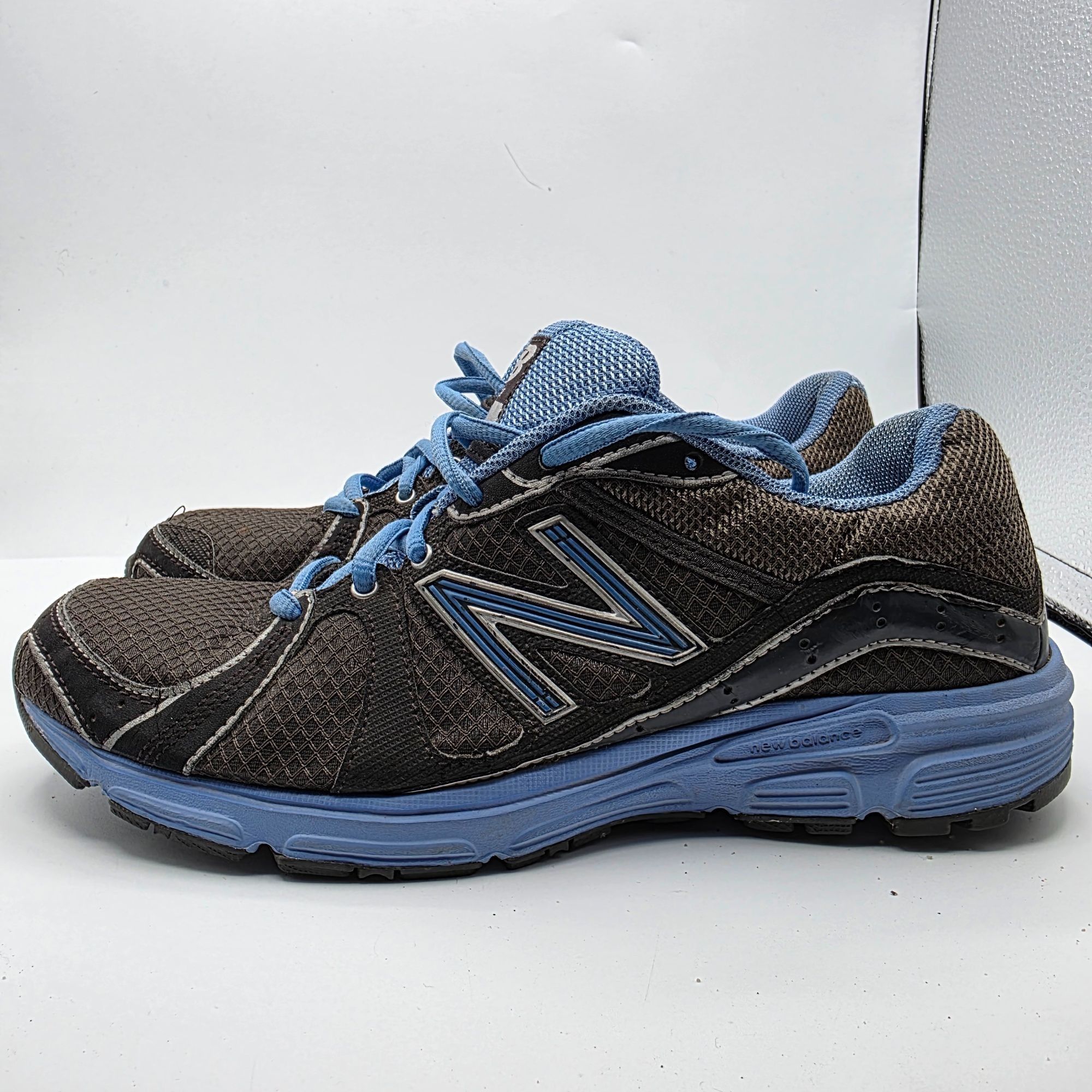 New Balance New Balance 490 Womens Size 9 Black Blue Running Shoes Athle Size US 9 / IT 39 - 13 Thumbnail