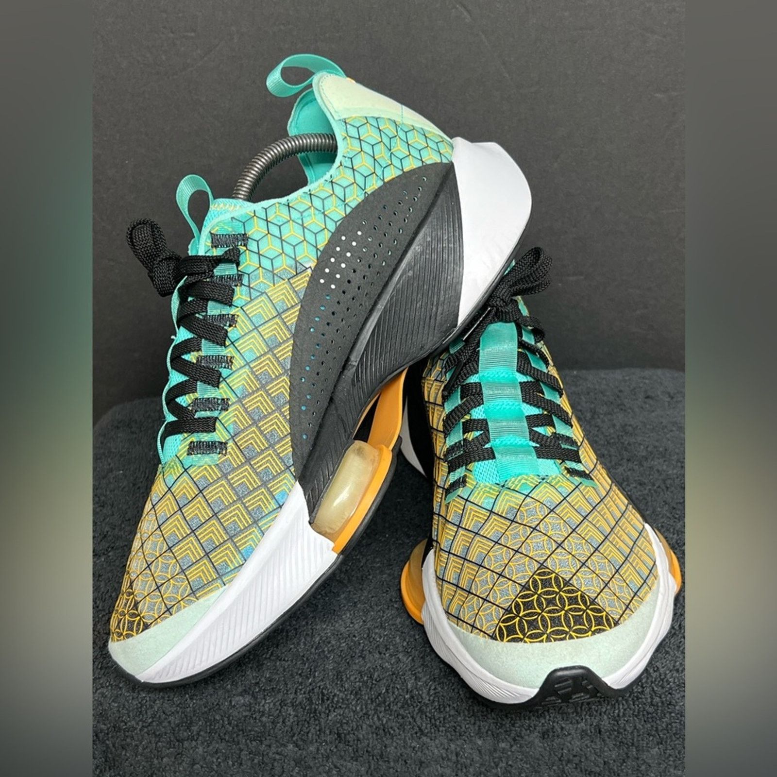 Jordan Brand RARE Jordan Air Zoom Renegade "Flash Crimson" Shoes SAMPLE Size US 10 / EU 43 - 3 Thumbnail