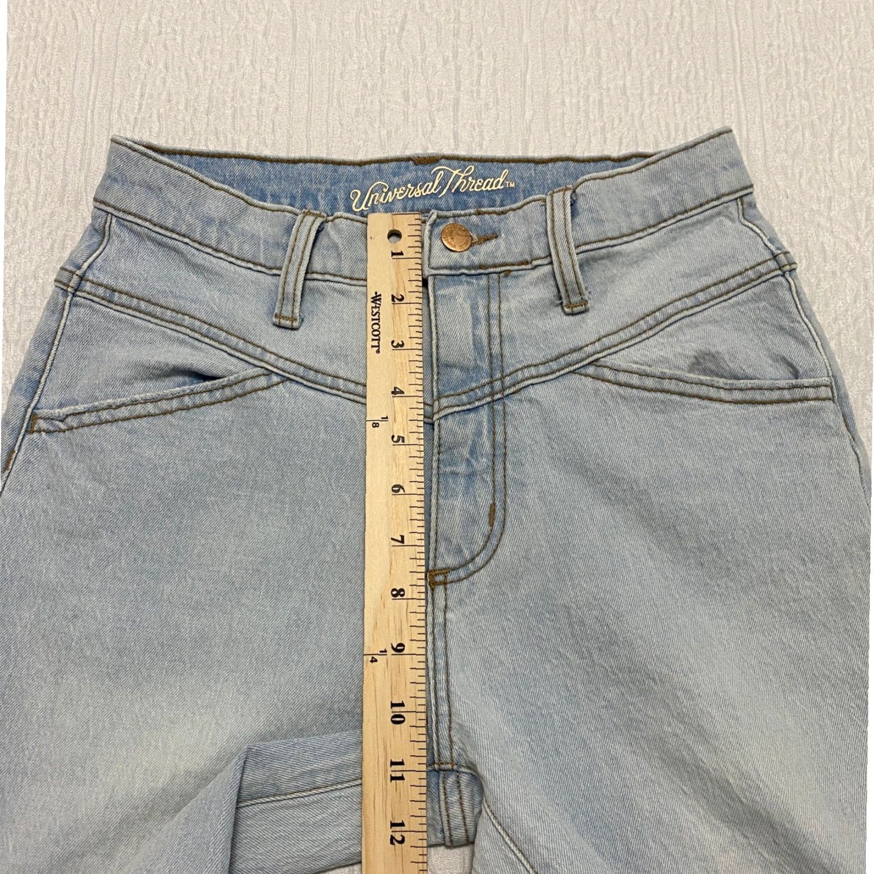 Vintage VINTAGE Universal Thread Jeans Light Wash Denim High Rise Straight Leg Women 26x26 Casual Everyday 5-Pocket Design Cotton Spandex Button Zip Size 26" / US 2 / IT 38 - 6 Thumbnail