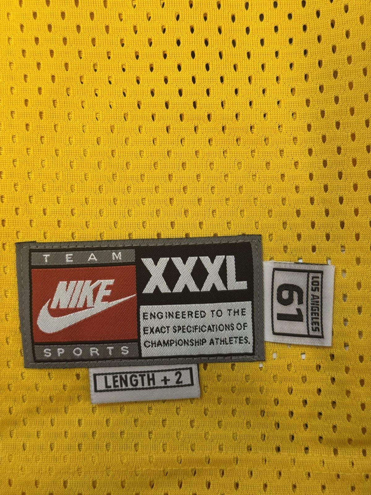 Nike vintage Nike Los Angeles Lakers jersey . Size US XXL / EU 58 / 5 - 5 Thumbnail