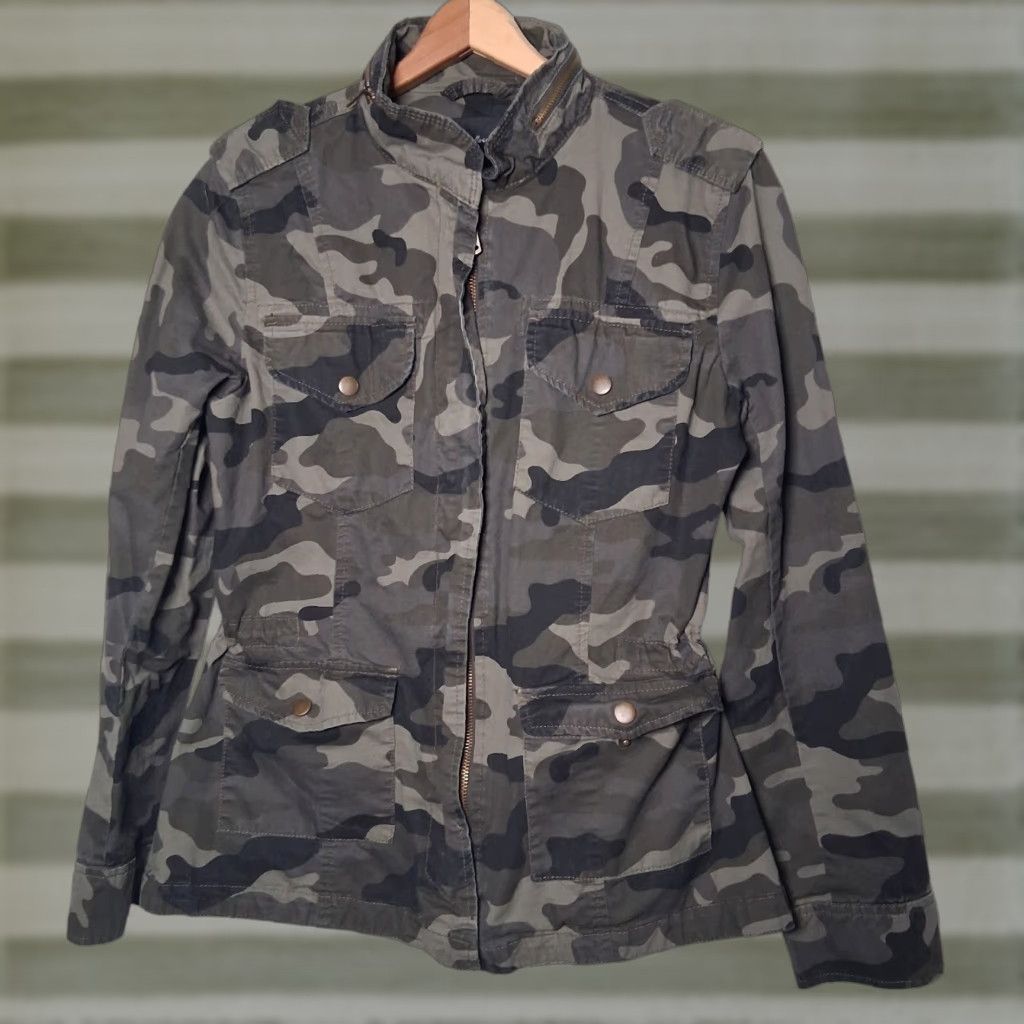 Vintage Endless Love Jacket Camouflage Woodland Military Cotton Twill Zip Pockets Cadet M Women Spring Fall USA Made Army Utility Casual/Regular Fit Size M / US 6-8 / IT 42-44 - 1 Thumbnail