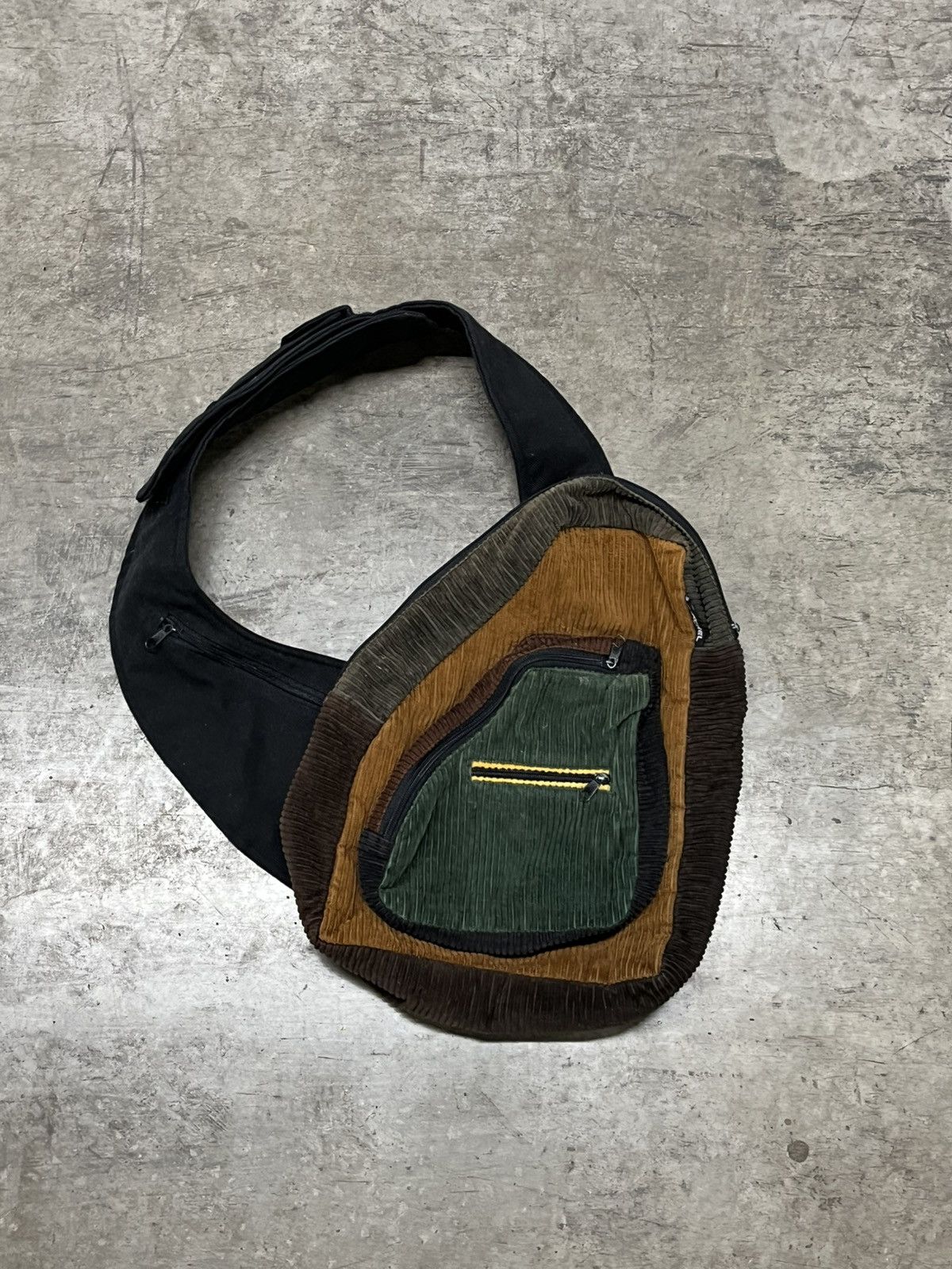 Vintage Vintage corduroy sling bag streetwear boho hippie hype rare Size ONE SIZE - 1 Thumbnail