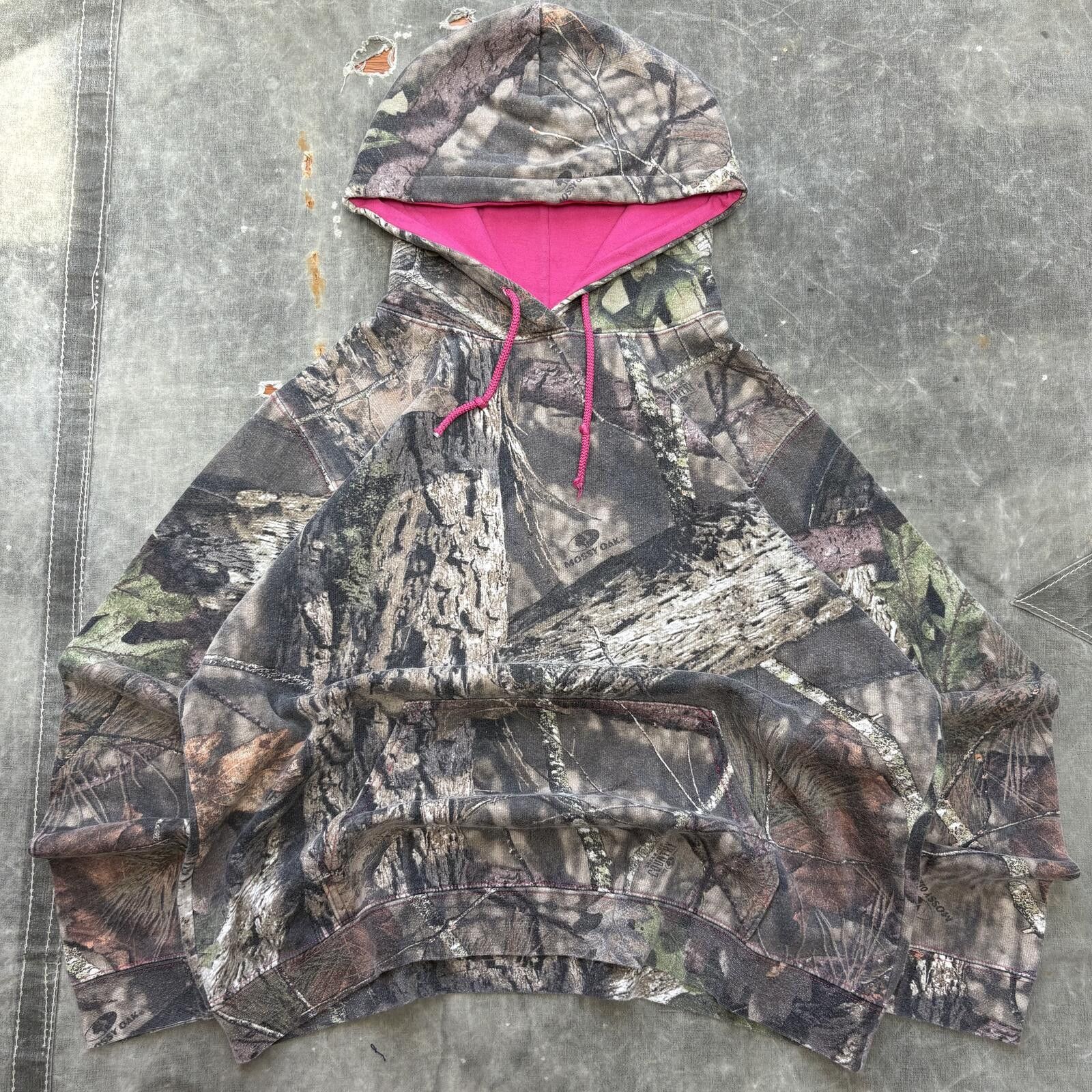 Mossy Oaks Vintage Mossy Oak Break Up Camo Pink Accents Grunge Hoodie Size L / US 10 / IT 46 - 1 Thumbnail
