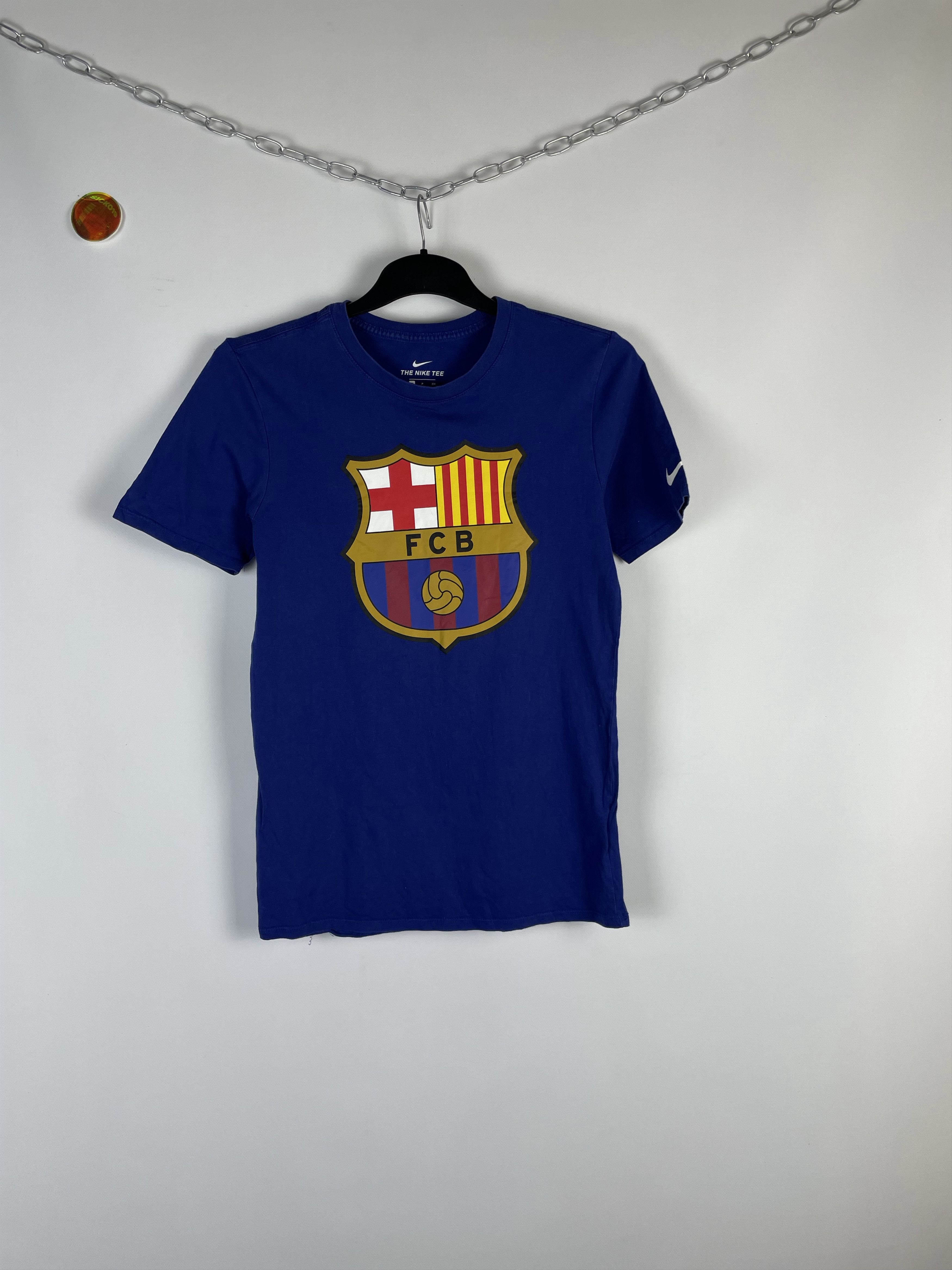 Nike Vintage Nike FC Barcelona T-shirt Size US S / EU 44-46 / 1 - 1 Thumbnail
