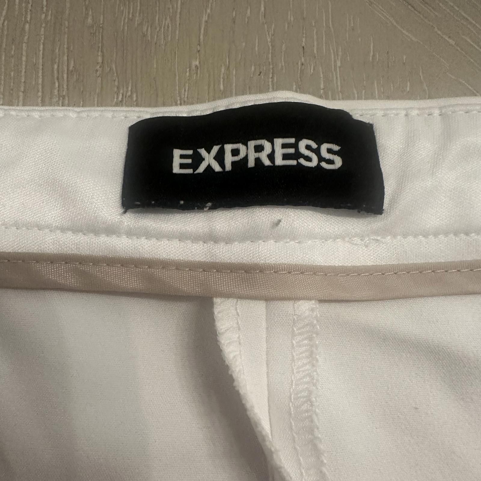 Express Express White Casual Shorts Size 40" / US 18 - 3 Thumbnail