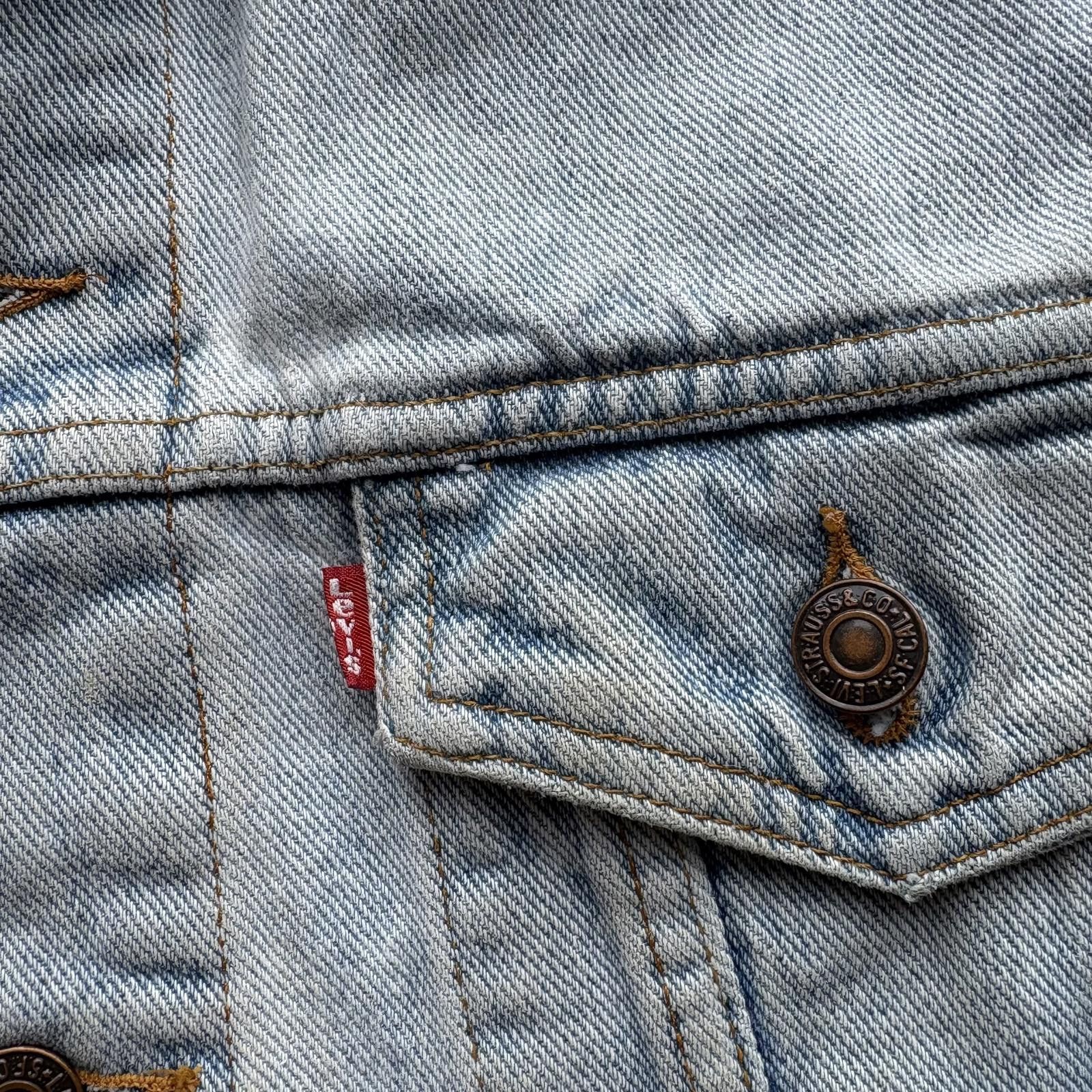 Levi's × Vintage Vintage 80s 90s Levi’s Light Wash Distressed Denim Jacket Size US L / EU 52-54 / 3 - 3 Thumbnail