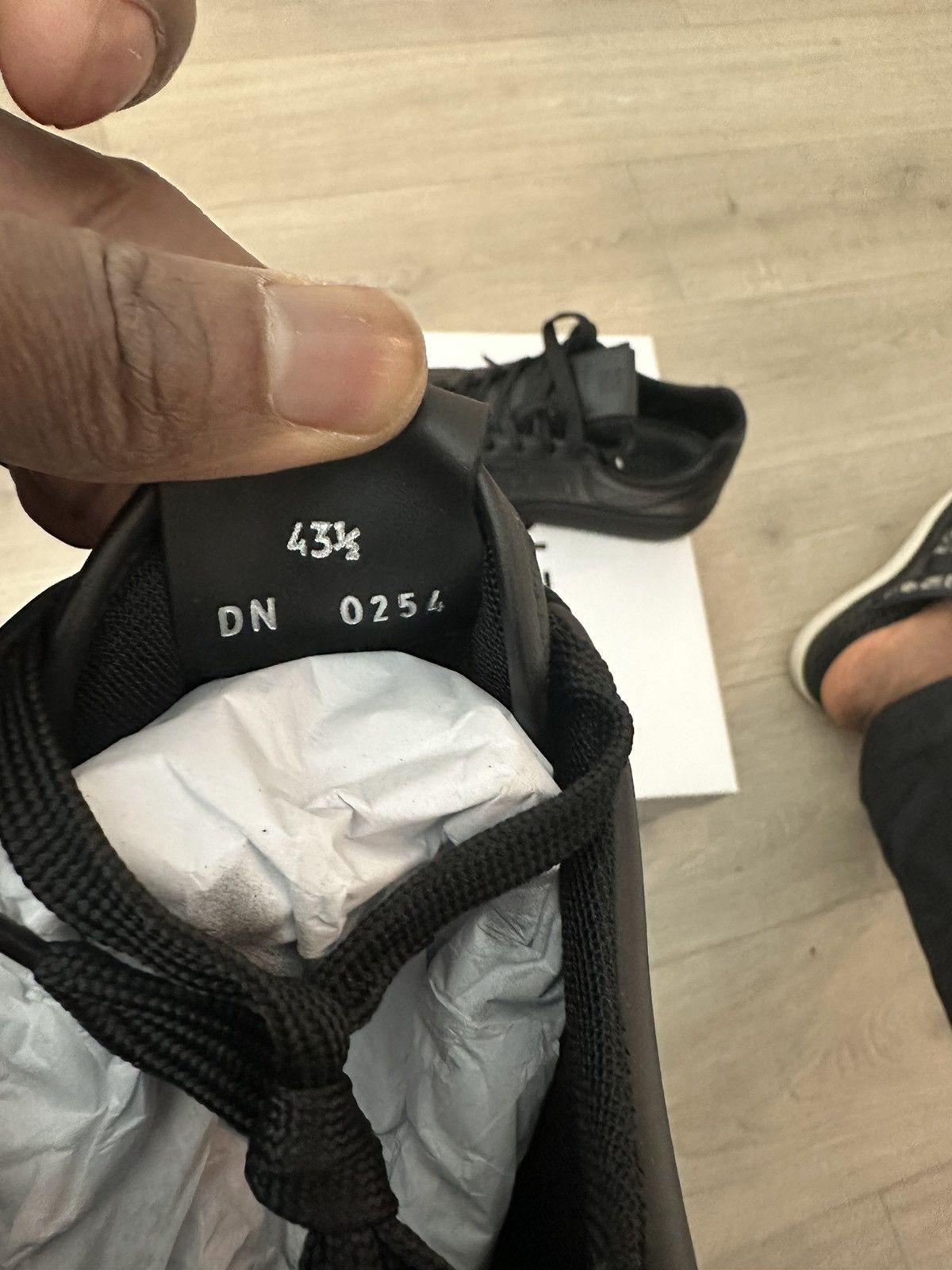 Givenchy Givenchy G4 logo Sneakers Size US 10.5 / EU 43-44 - 4 Thumbnail