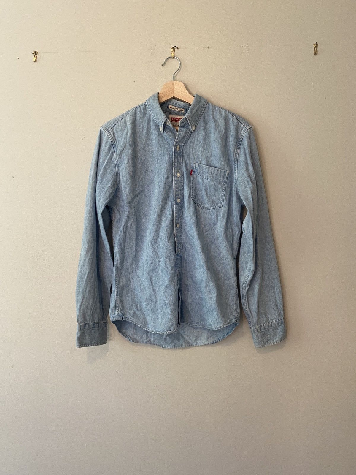 Levi's Vintage Clothing Levis Light Wash Denim Button Up Shirt Size US S / EU 44-46 / 1 - 1 Thumbnail