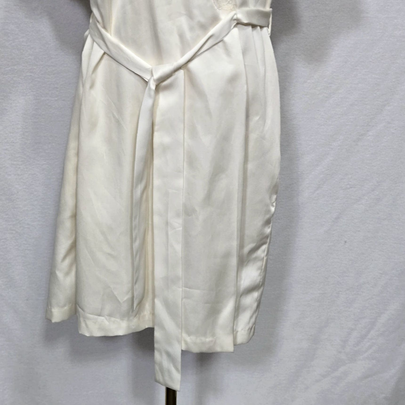 Vintage Sara Beth Robe Womens Medium Ivory Satin Lace Trim Floral Embroidered Belted Size ONE SIZE - 3 Thumbnail