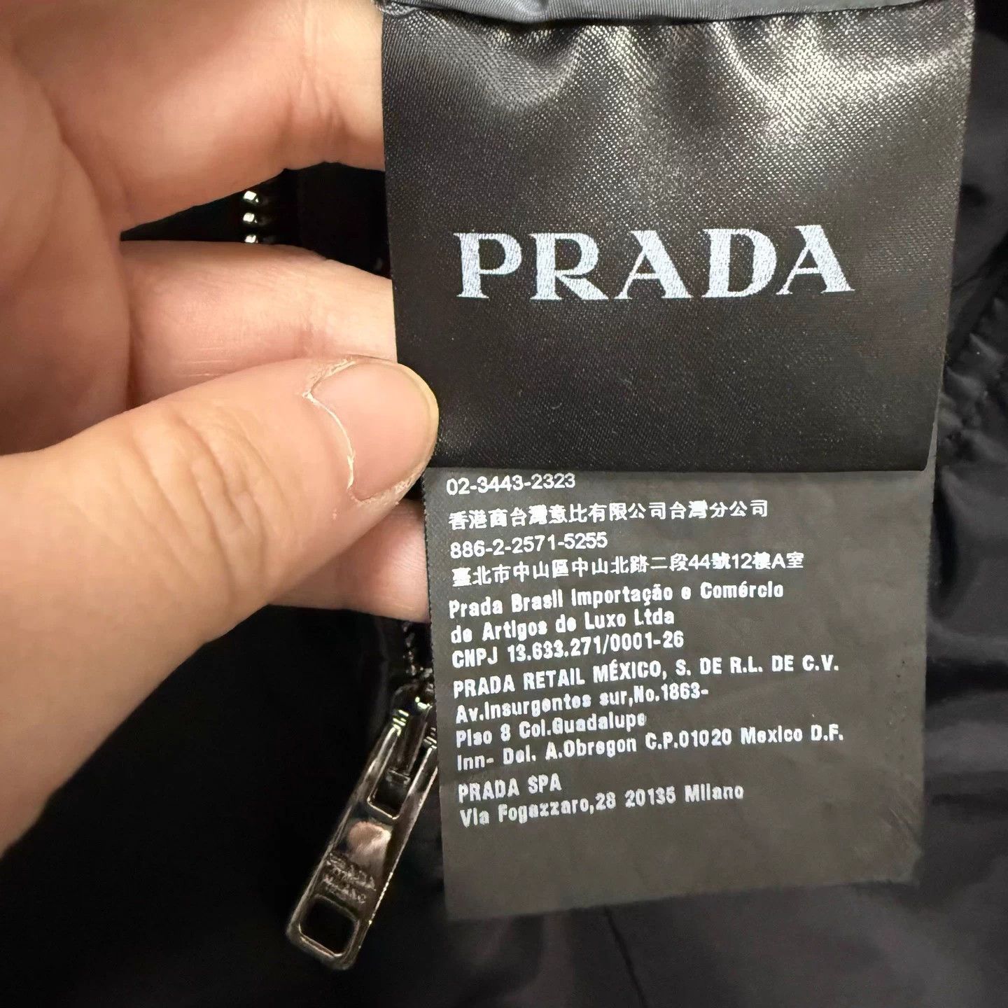 Prada Prada reversible black gray logo hem jacket 46 mint Size US S / EU 44-46 / 1 - 4 Thumbnail