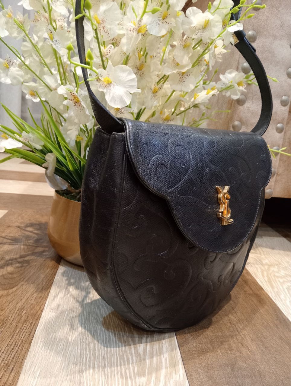 Yves Saint Laurent YVES SAINT LAURENT BLACK LEATHER ARABESQUE SHOULDER BAG Size ONE SIZE - 4 Thumbnail