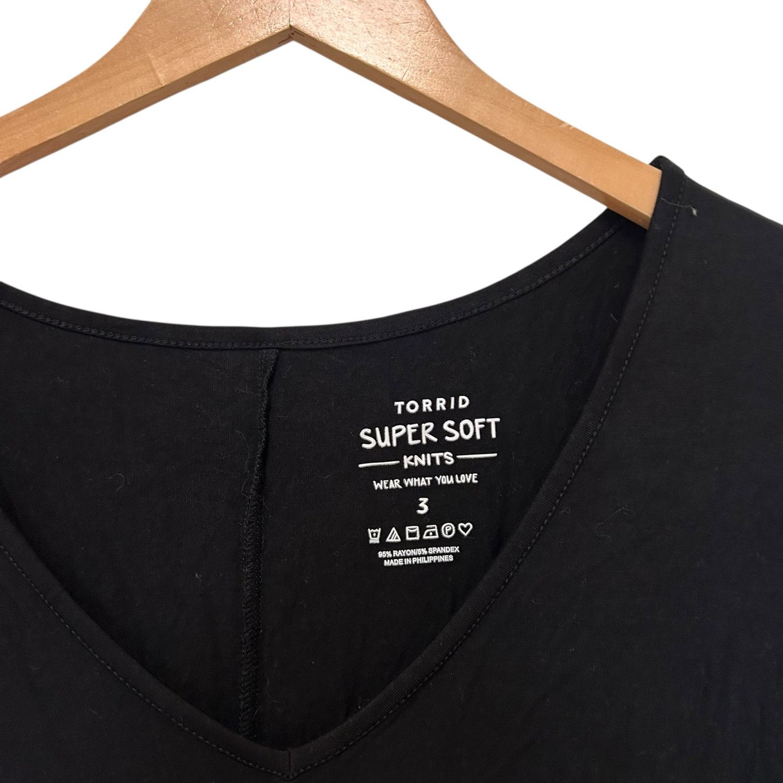 Other Torrid Super Soft Knit Black V Neck T Shirt Sz 3X Size 3XL / US 20-22 - 2 Thumbnail