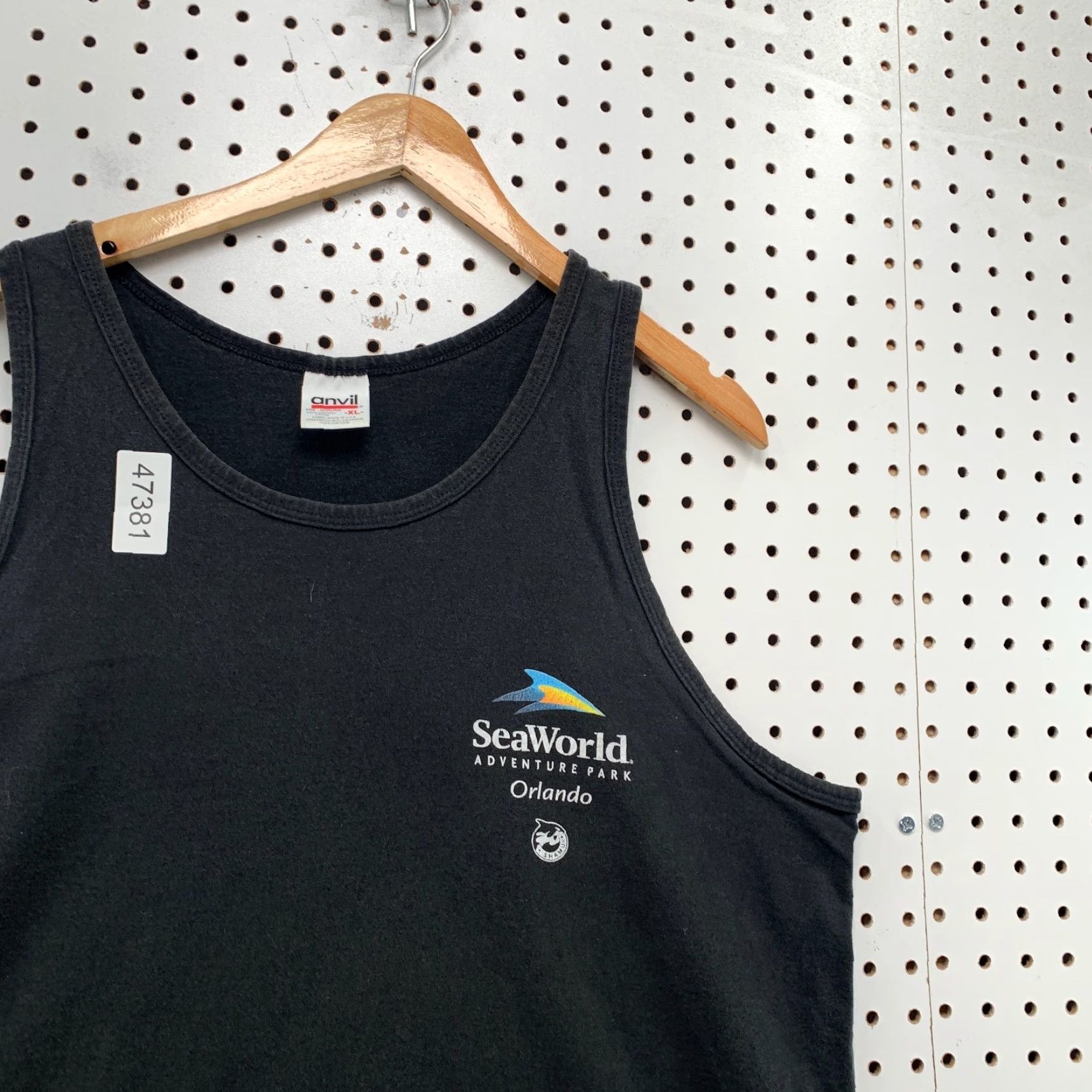 Anvil Vintage Anvil Sea World Tank Mens XL Black Sleeveless T-Shirt USA Size US XL / EU 56 / 4 - 7 Thumbnail