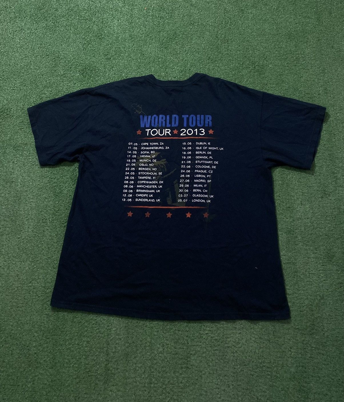 Vintage Bon jovi T-shirt world tour 2013 Size US XL / EU 56 / 4 - 5 Thumbnail
