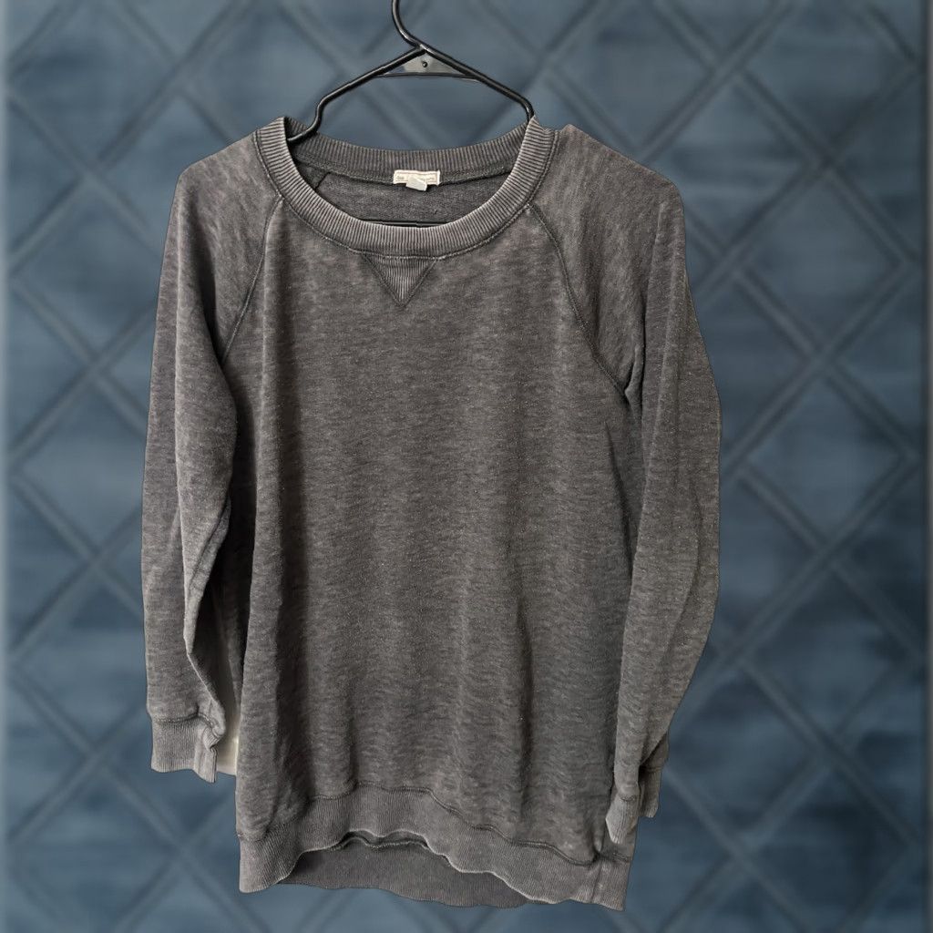 Gap VINTAGE Gap Women's Solid Gray Oversized Long Sleeve Crew Neck Sweater Small Size S / US 4 / IT 40 - 1 Thumbnail