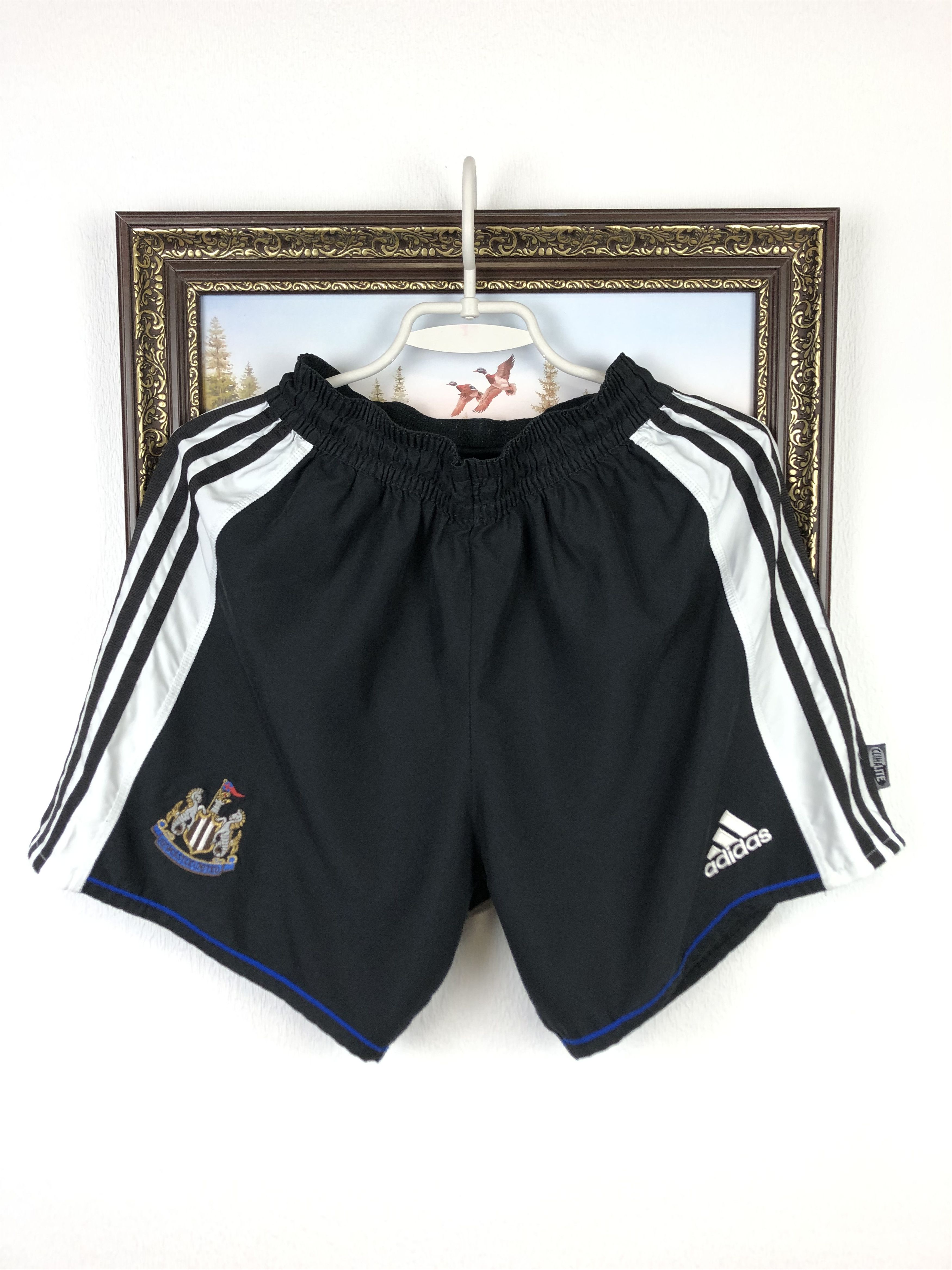 Adidas Vintage Adidas Newcastle United Football Shorts Soccer M Size US 32 / EU 48 - 1 Thumbnail