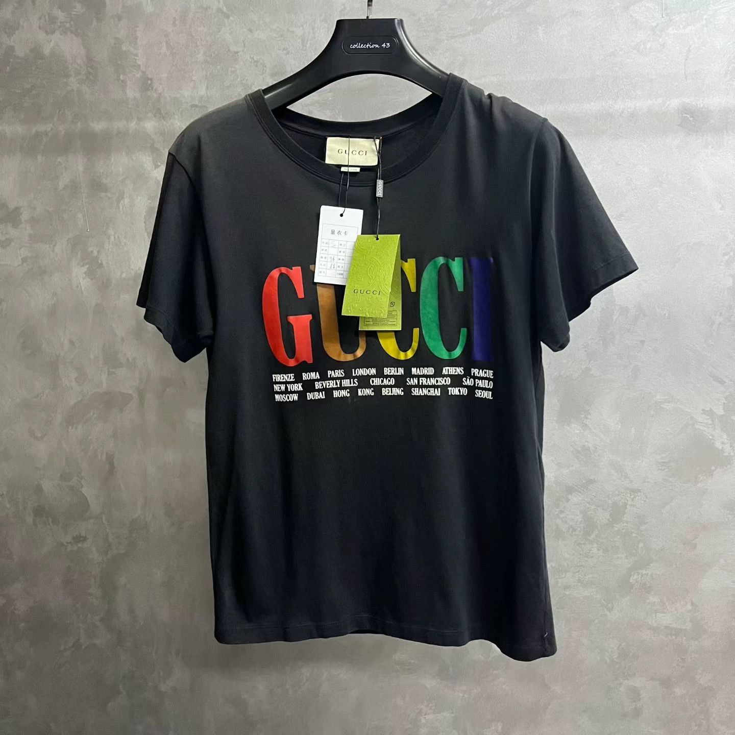 Gucci Gucci Retro Printed Black T-Shirt S Women Size S / US 4 / IT 40 - 1 Thumbnail