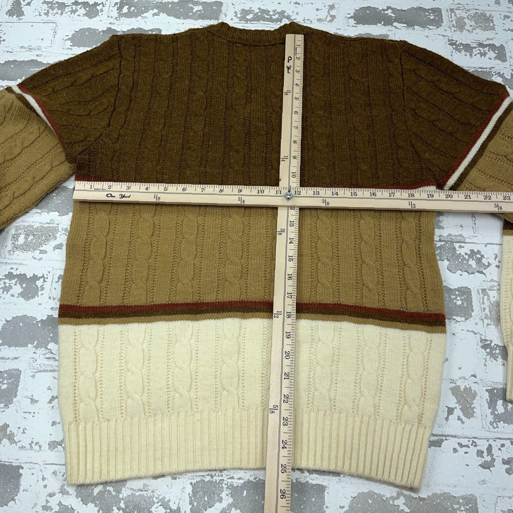 Jantzen Vintage Jantzen Men's Sweater L Cable Knit Brown Acrylic V-Neck Classic Pullover Fall Winter Seasonal Size US L / EU 52-54 / 3 - 7 Thumbnail