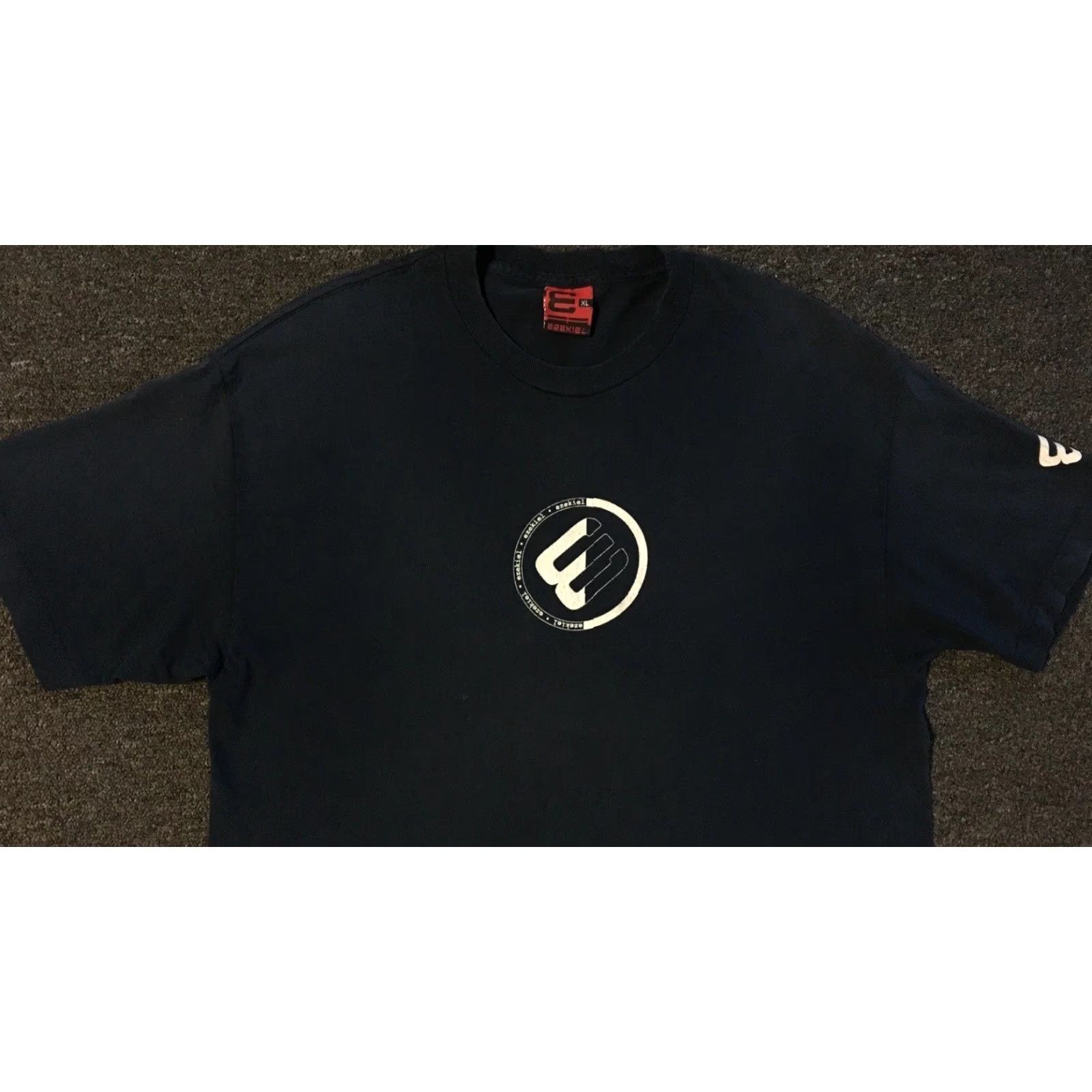 Quiksilver VINTAGE Ezekiel Faded Shirt XL Surf Skate Grunge Circa Alphanumeric Adio OP Y2K 90s Size US XL / EU 56 / 4 - 5 Thumbnail
