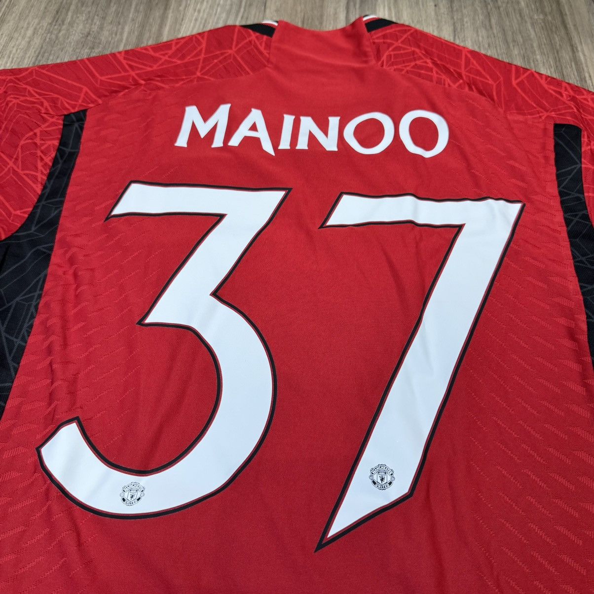 Adidas Manchester united 23/24 player issue FA Cup final shirt #37 Size US S / EU 44-46 / 1 - 4 Thumbnail